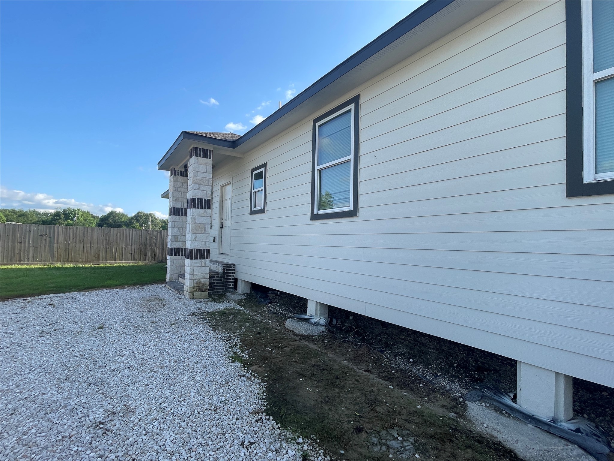 884 County Road 3550 5 Property Photo 1