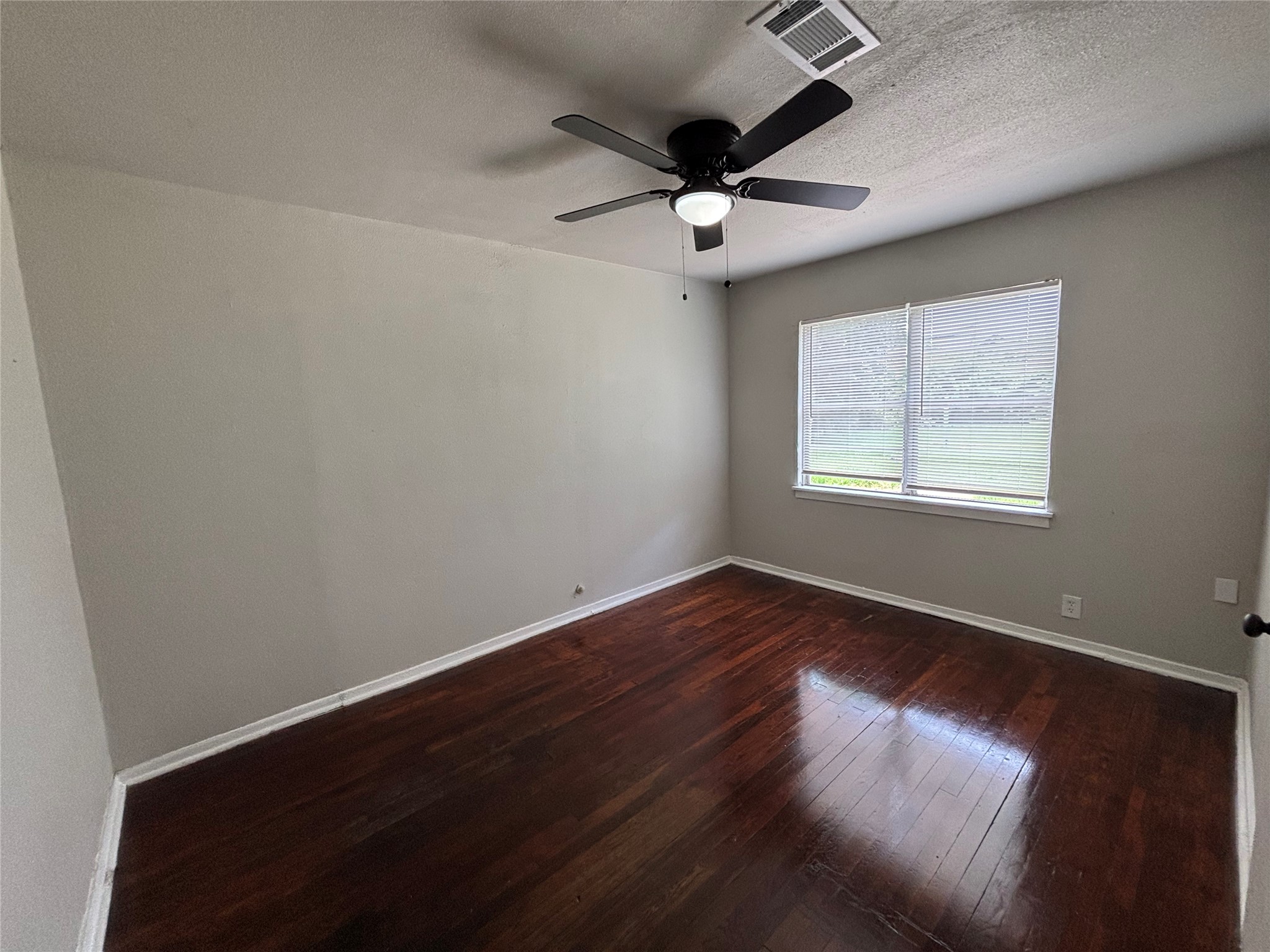 3521 Grassmere Street Property Photo 10