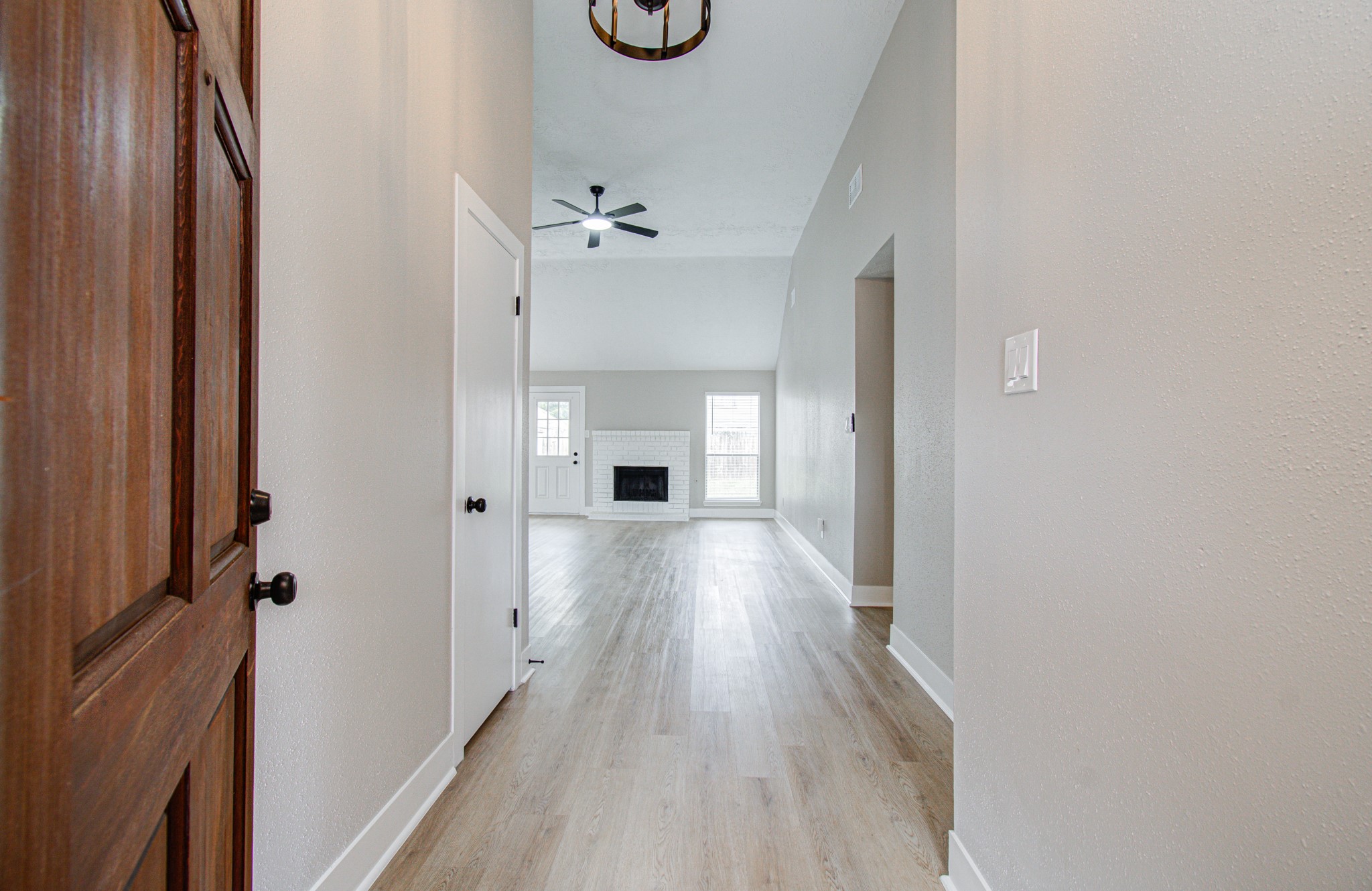 7510 Cavesson Drive Property Photo 2