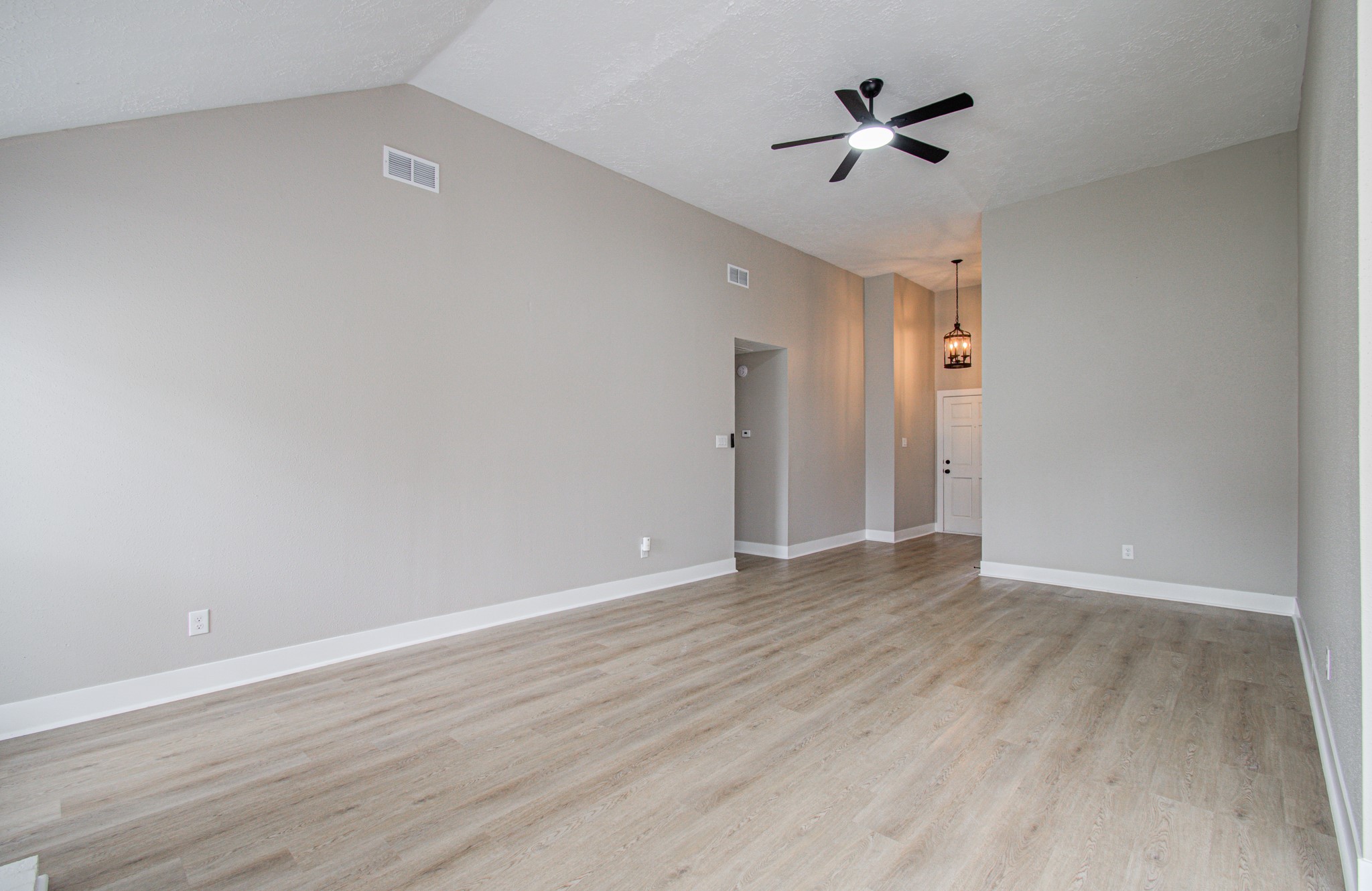 7510 Cavesson Drive Property Photo 5
