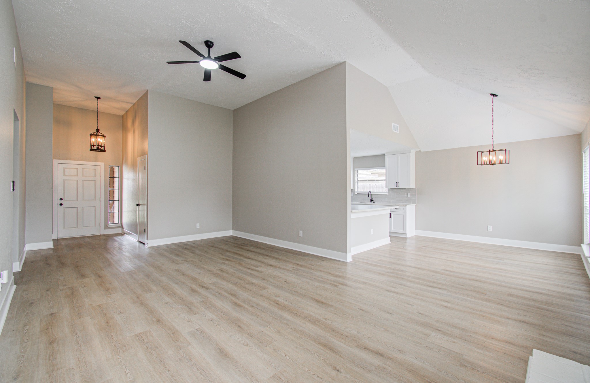 7510 Cavesson Drive Property Photo 6