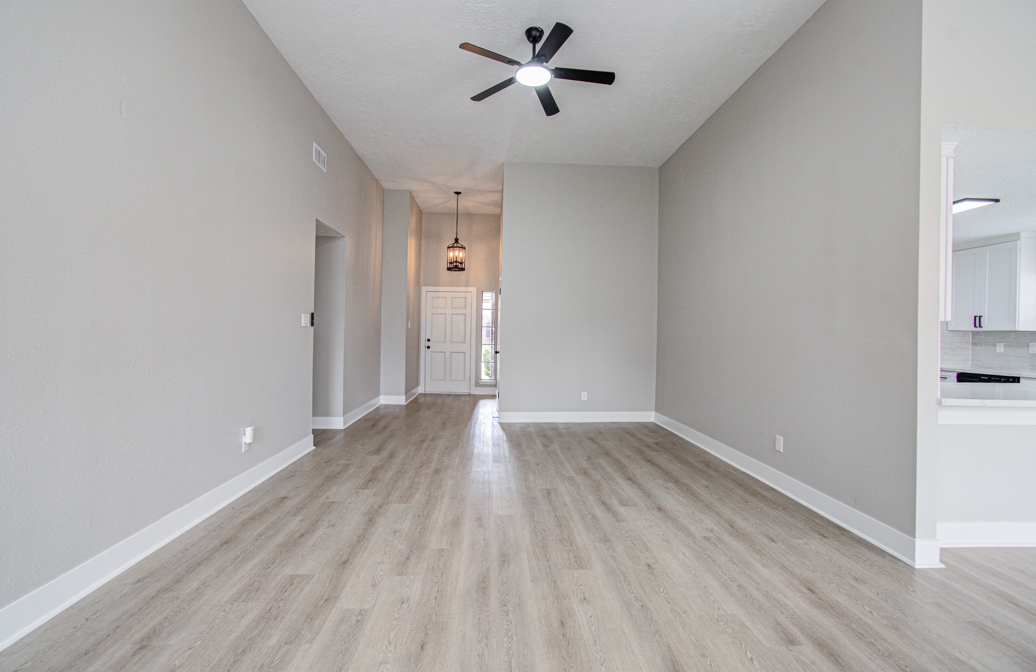 7510 Cavesson Drive Property Photo 8