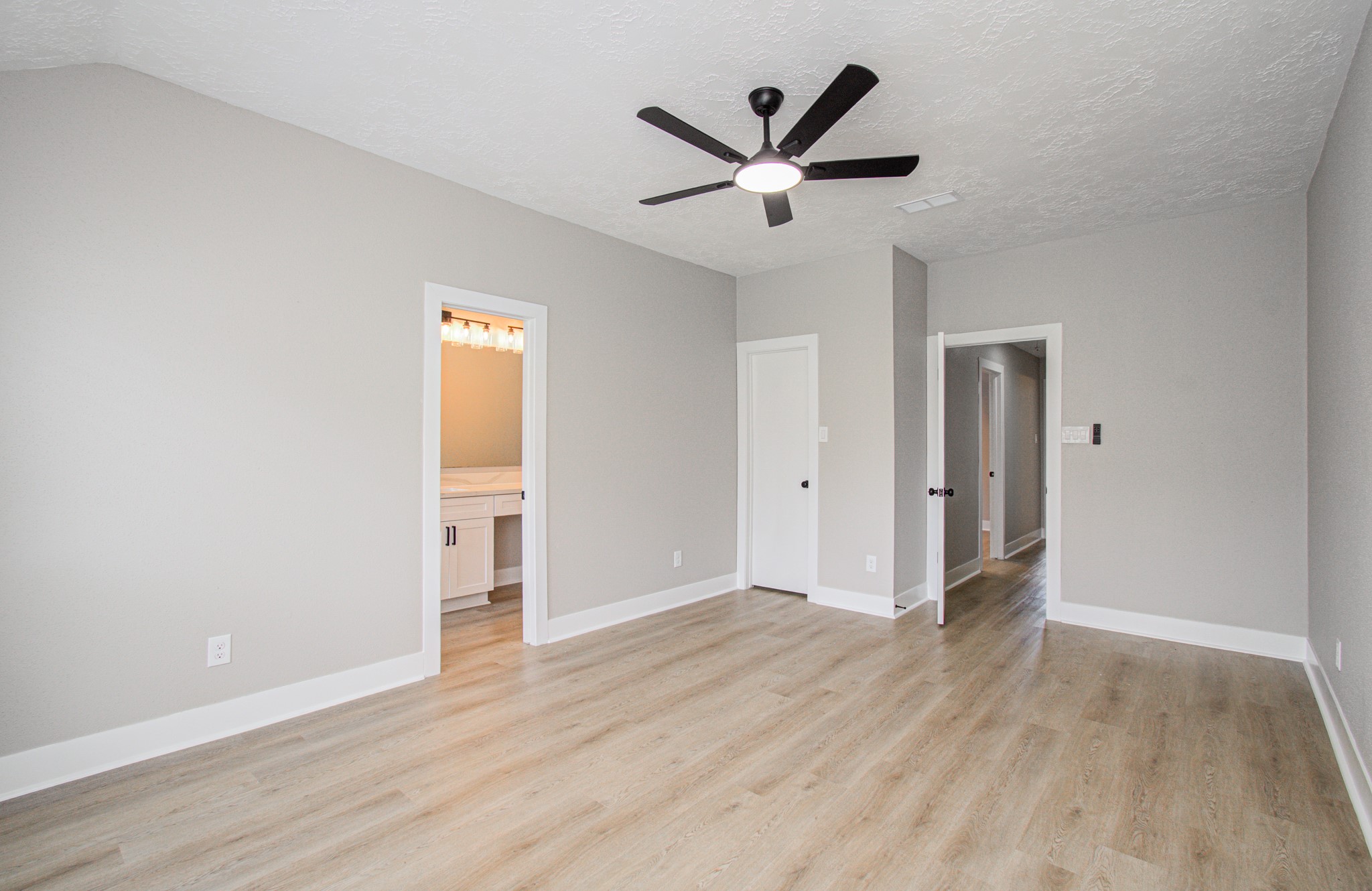 7510 Cavesson Drive Property Photo 18