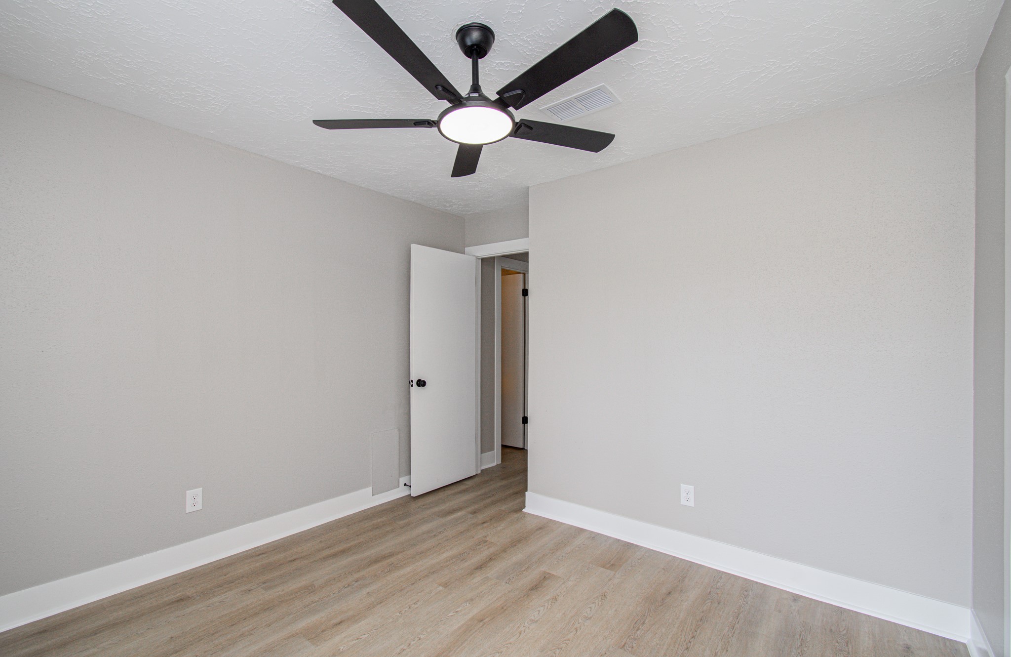 7510 Cavesson Drive Property Photo 23