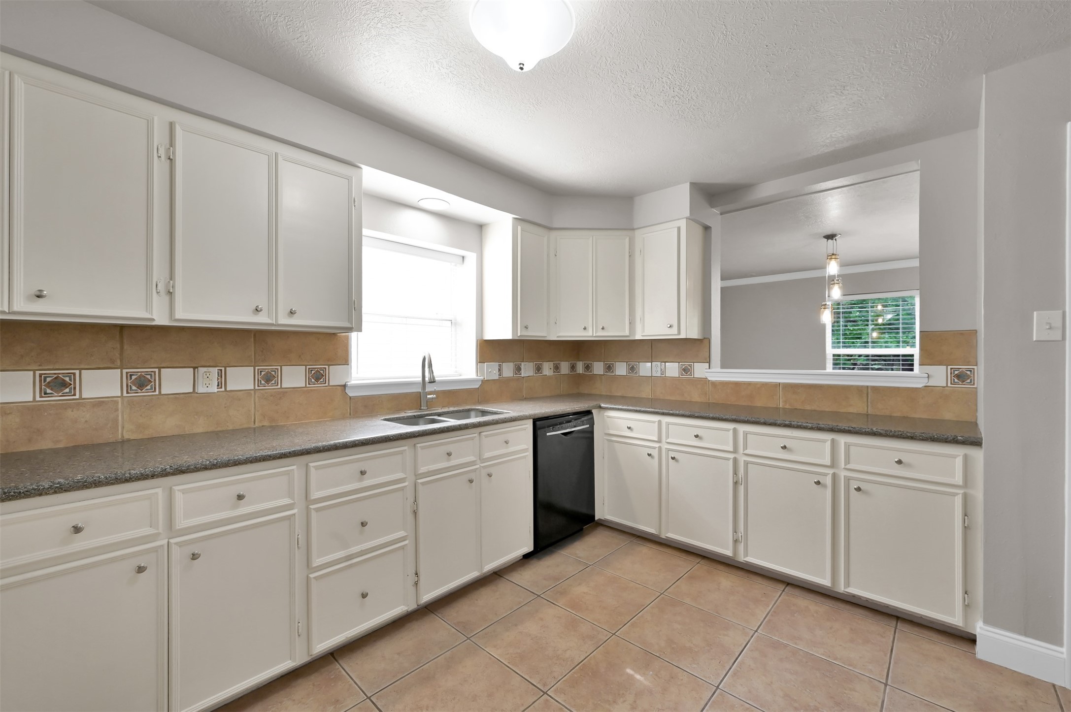 100 Harbour Town Drive Property Photo 6