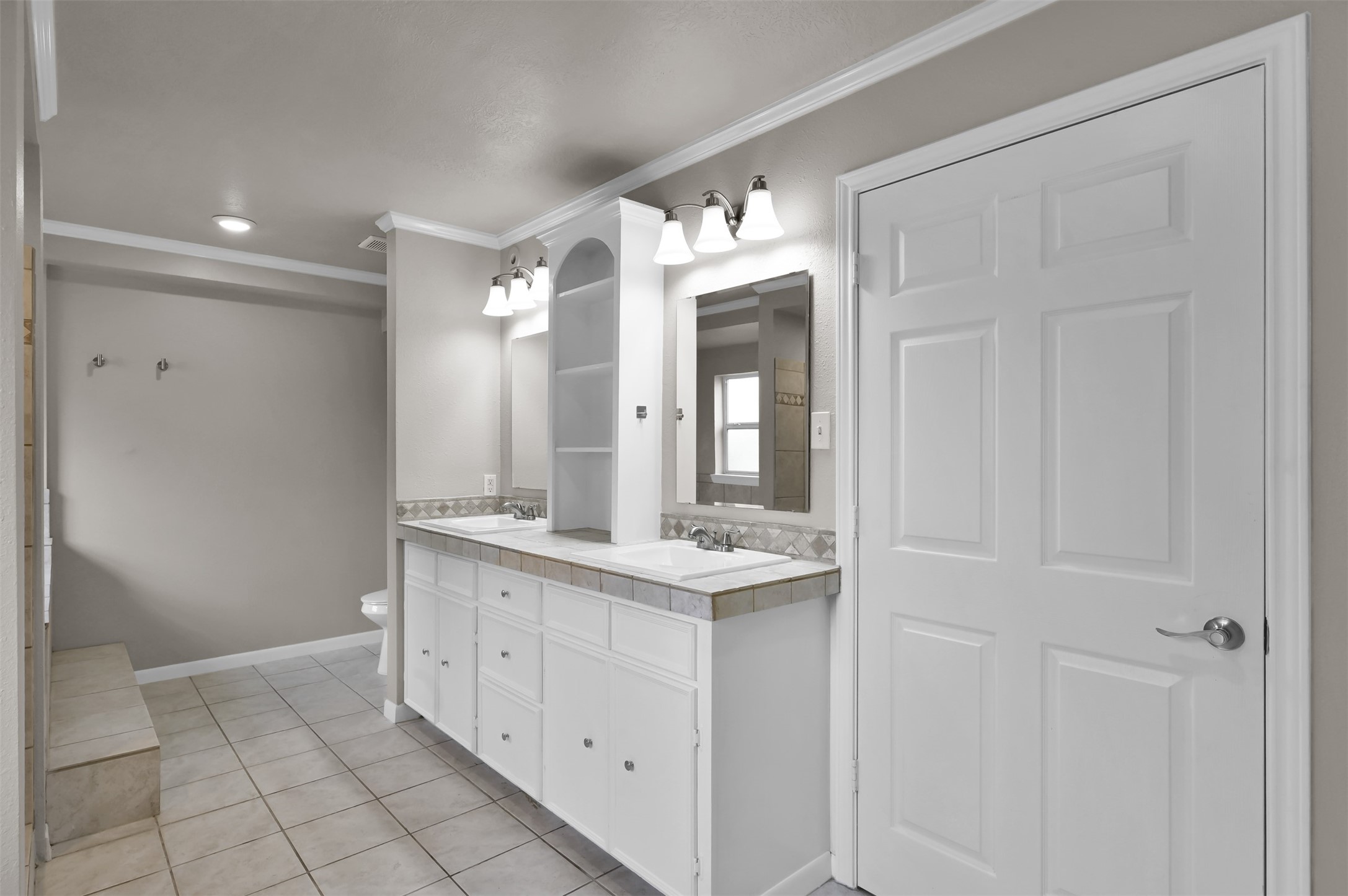 100 Harbour Town Drive Property Photo 13