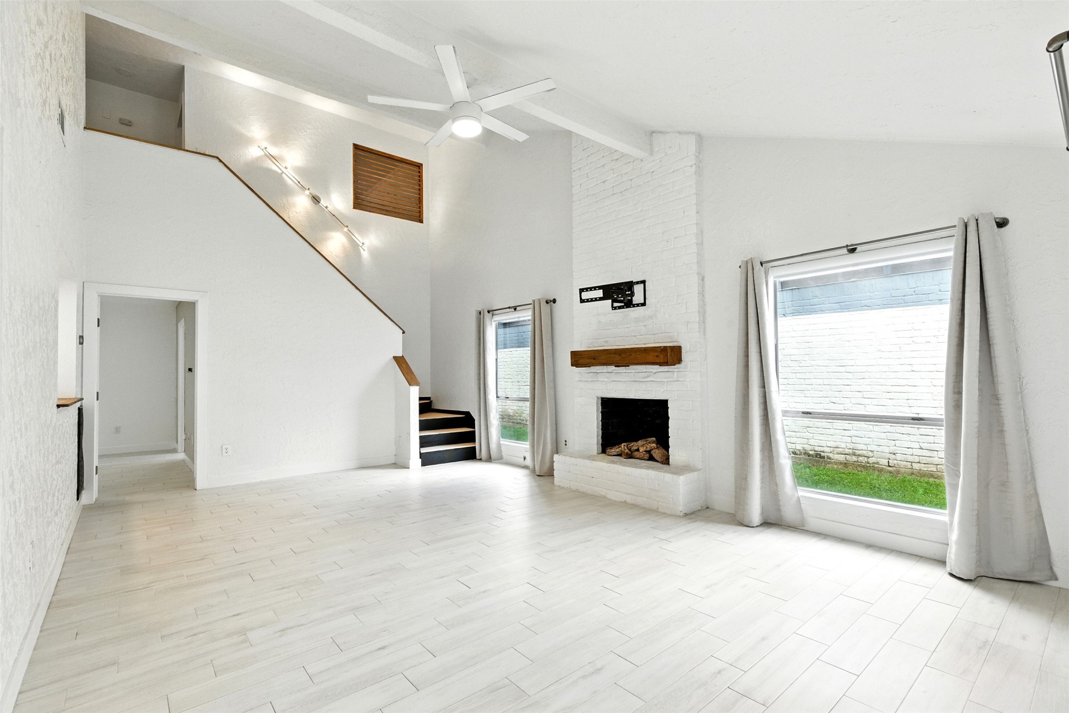 13215 Ravensway Drive Property Photo 5