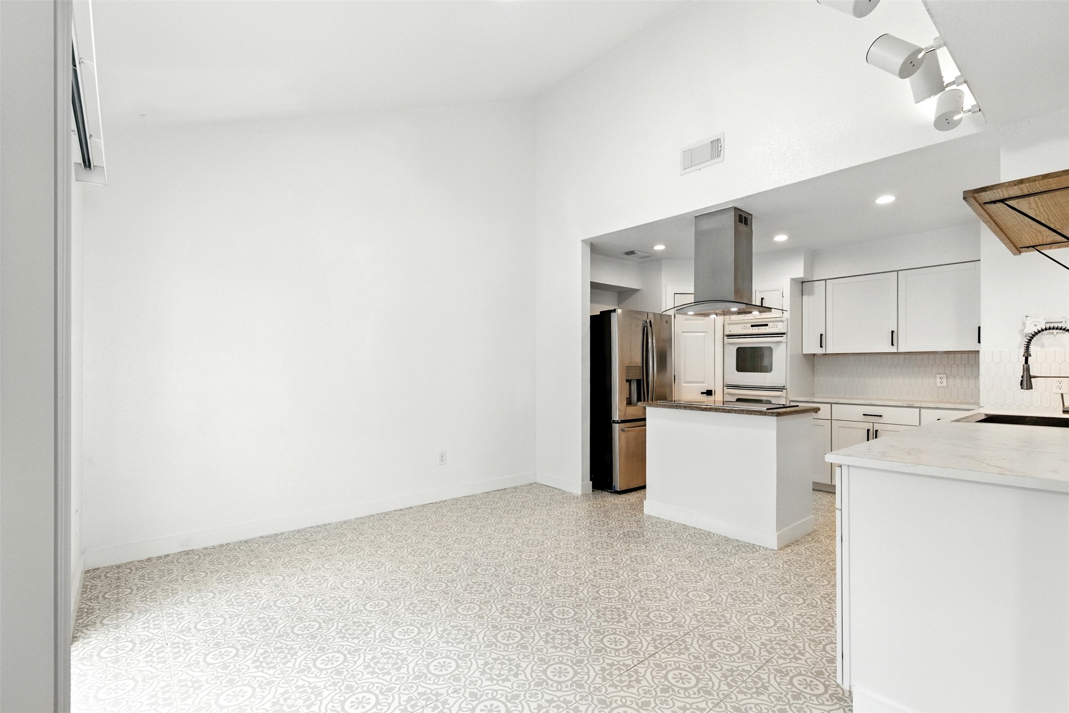 13215 Ravensway Drive Property Photo 8