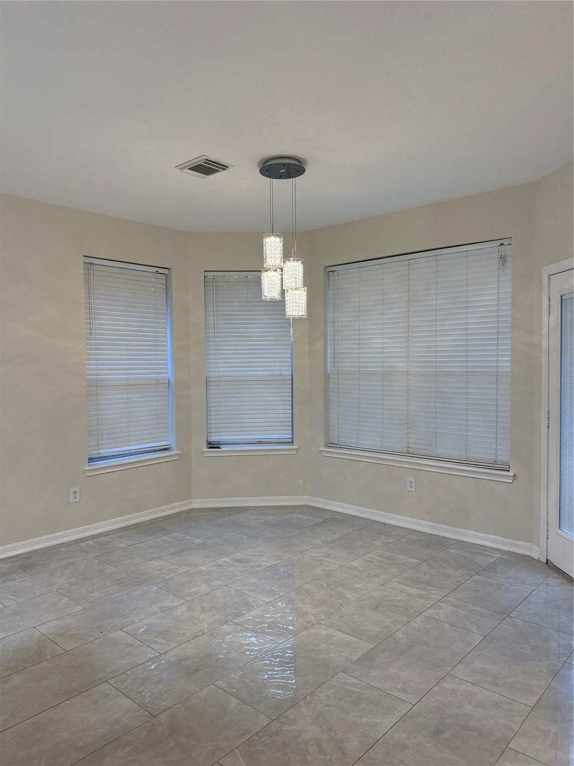 12919 Deer Cove Lane Property Photo 3
