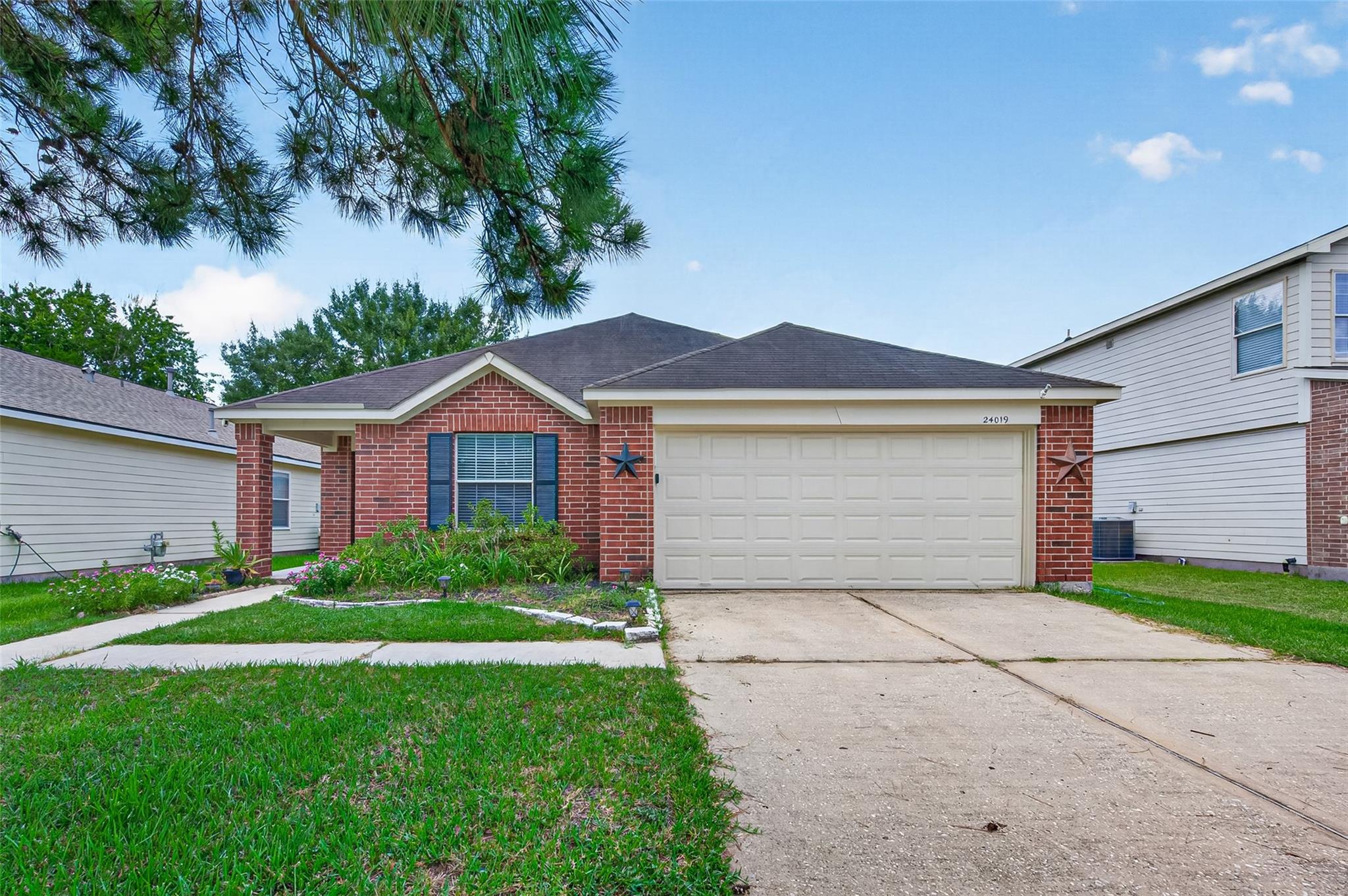 24019 Kingbriar Drive, Spring TX 77373 Property Photo 1