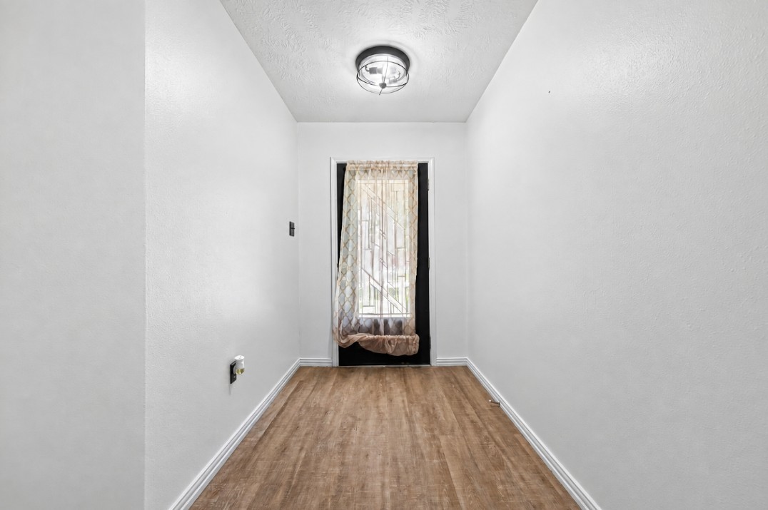 24019 Kingbriar Drive Property Photo 16