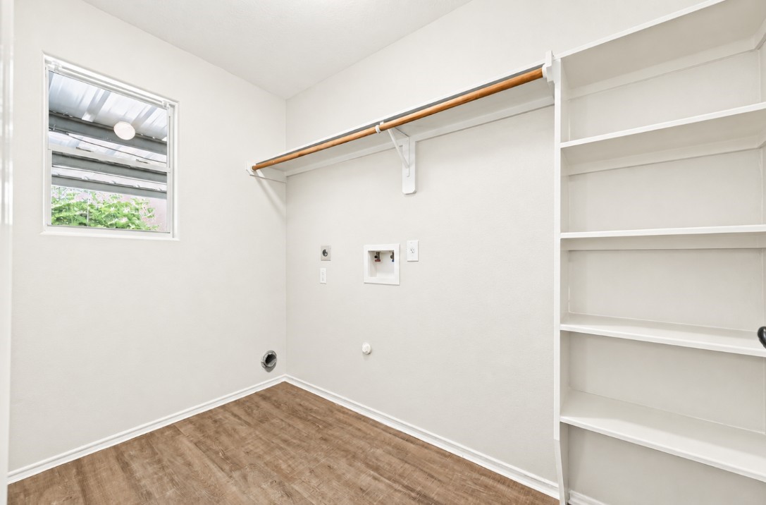 24019 Kingbriar Drive Property Photo 17