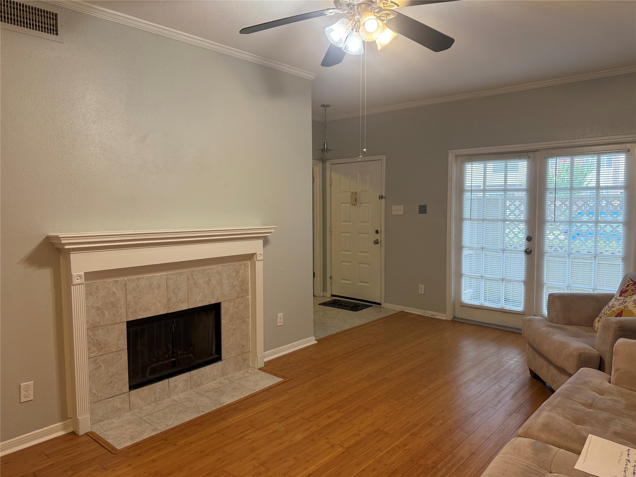 2121 El Paseo Street 1811 Property Photo 2