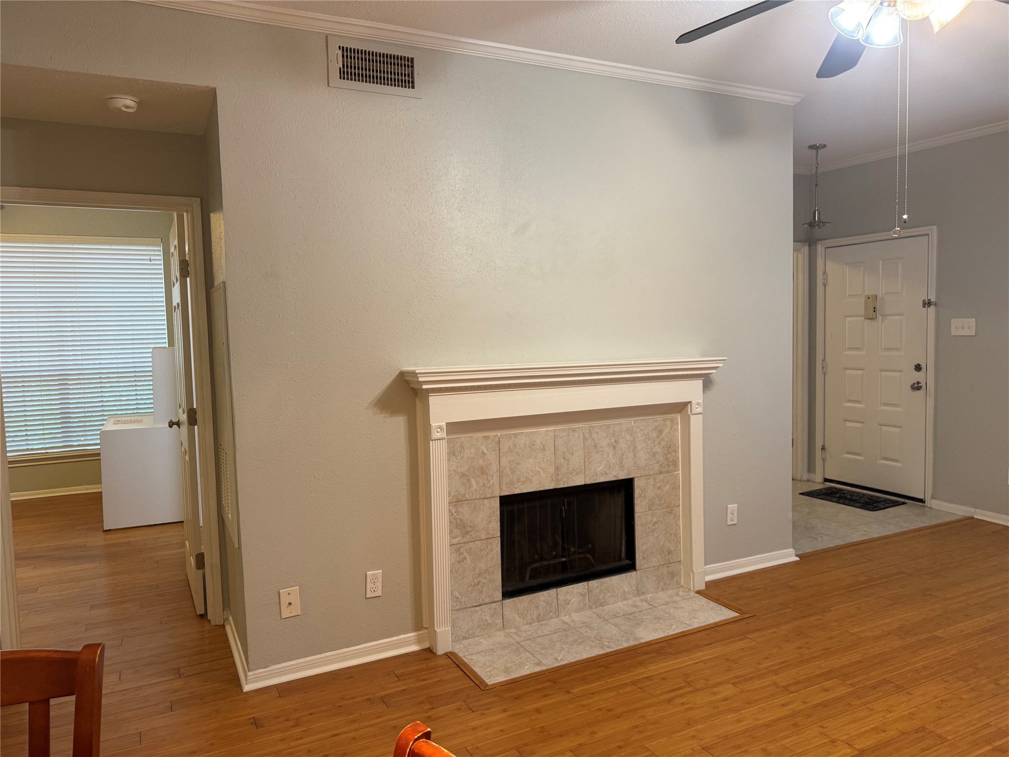 2121 El Paseo Street 1811 Property Photo 3