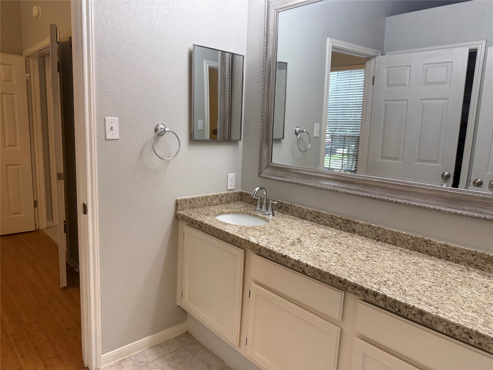 2121 El Paseo Street 1811 Property Photo 16