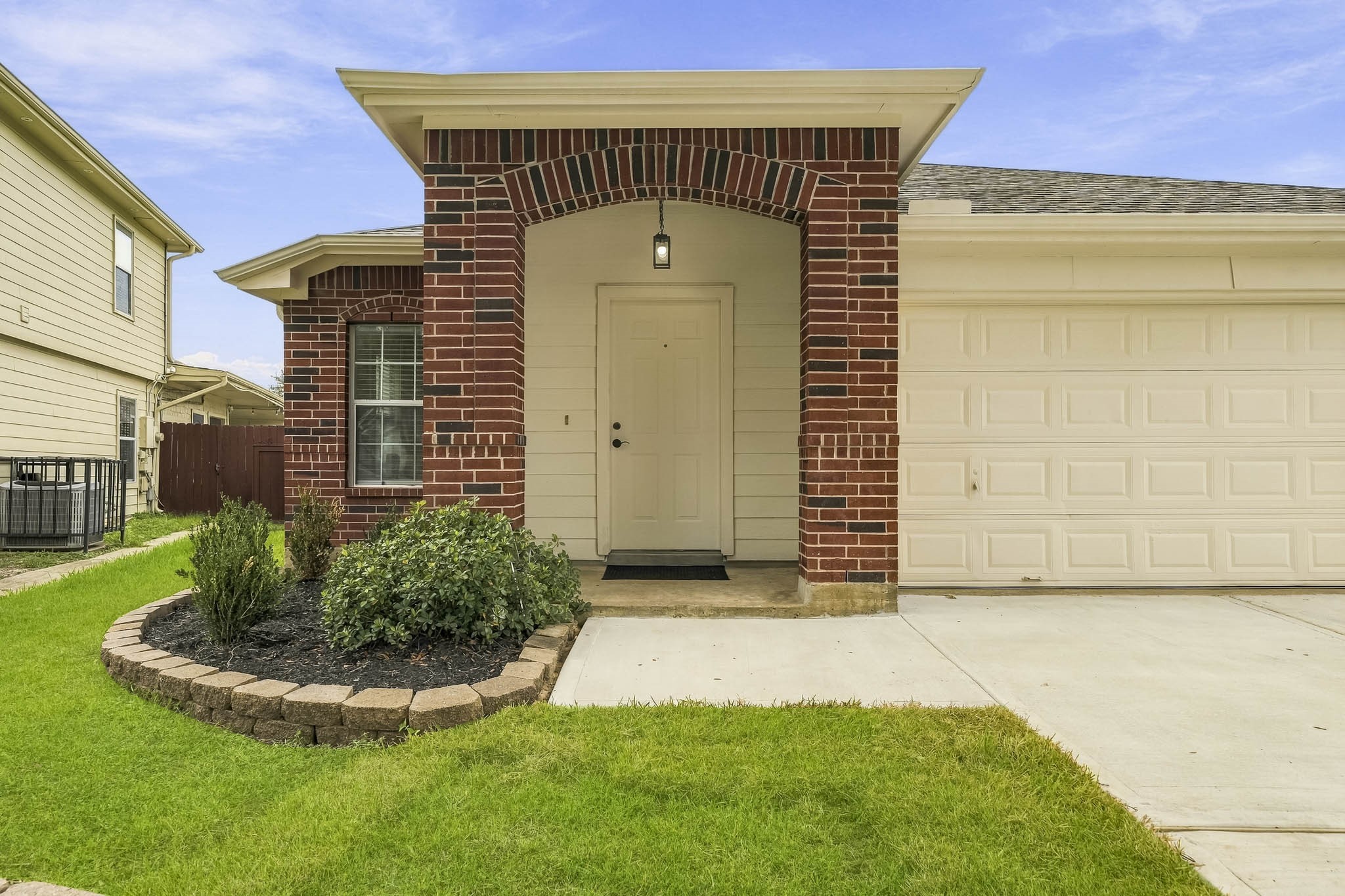 18151 Sorrell Oaks Circle Property Photo 2