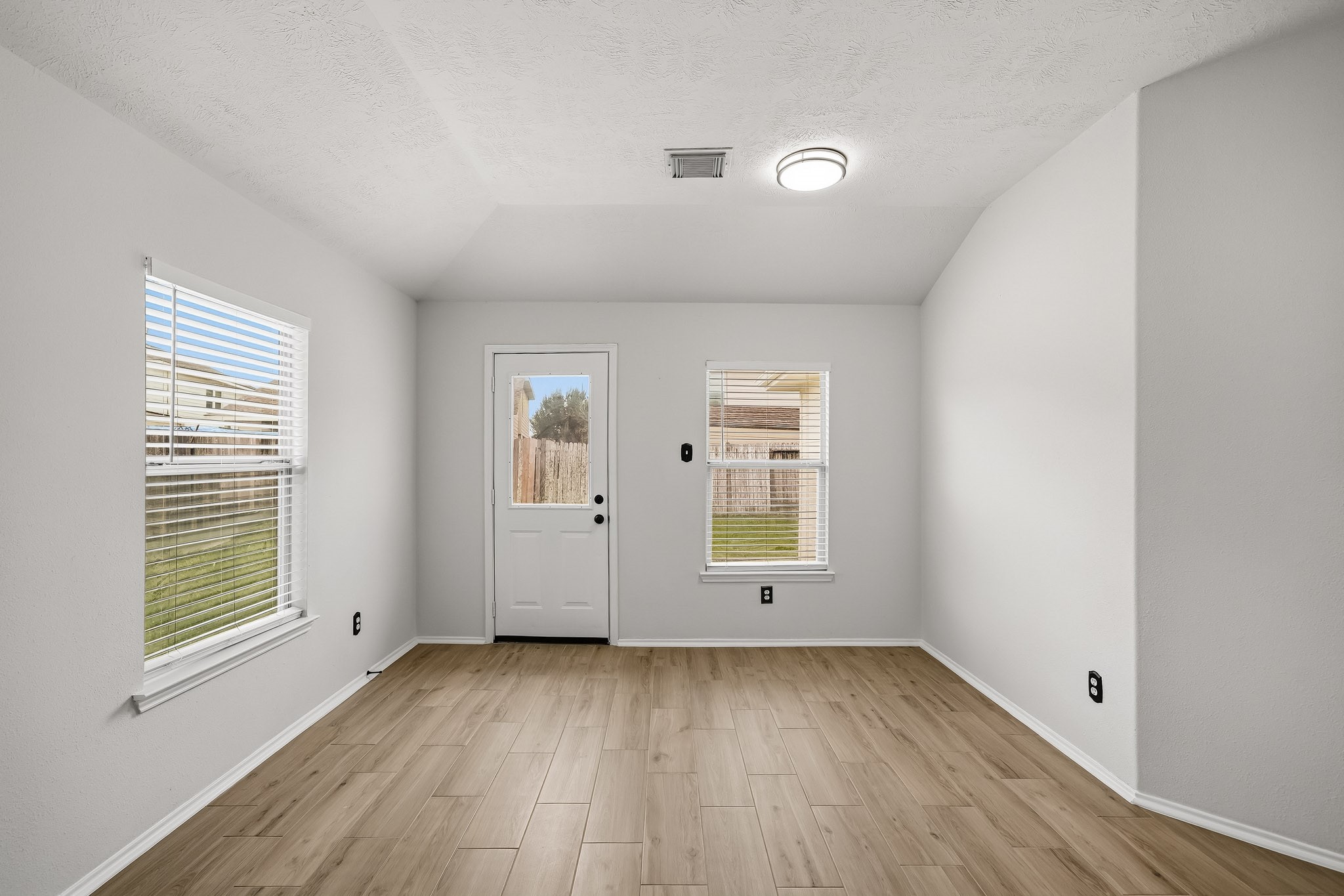 18151 Sorrell Oaks Circle Property Photo 14