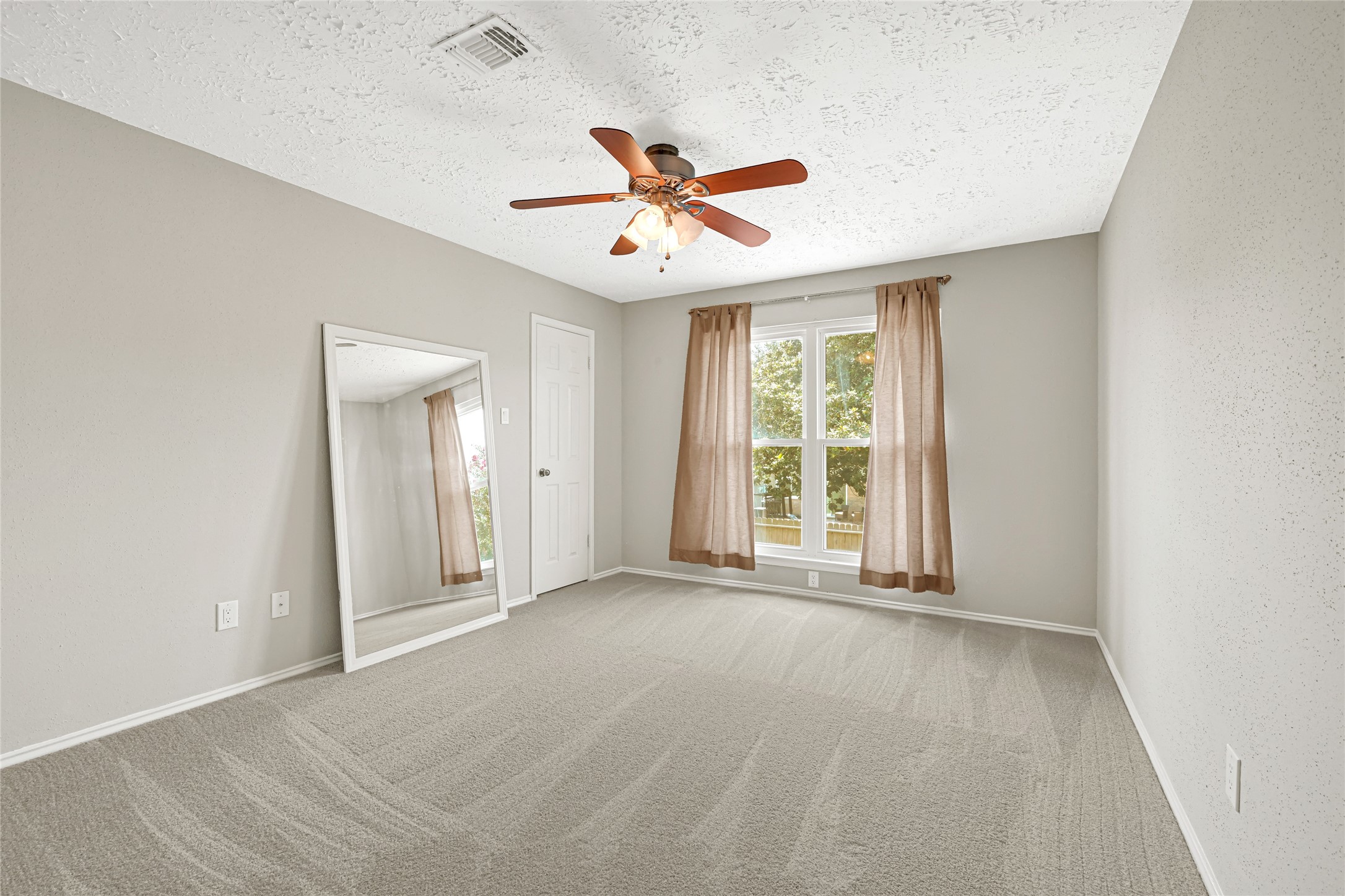 3510 Honey Creek Drive Property Photo 19