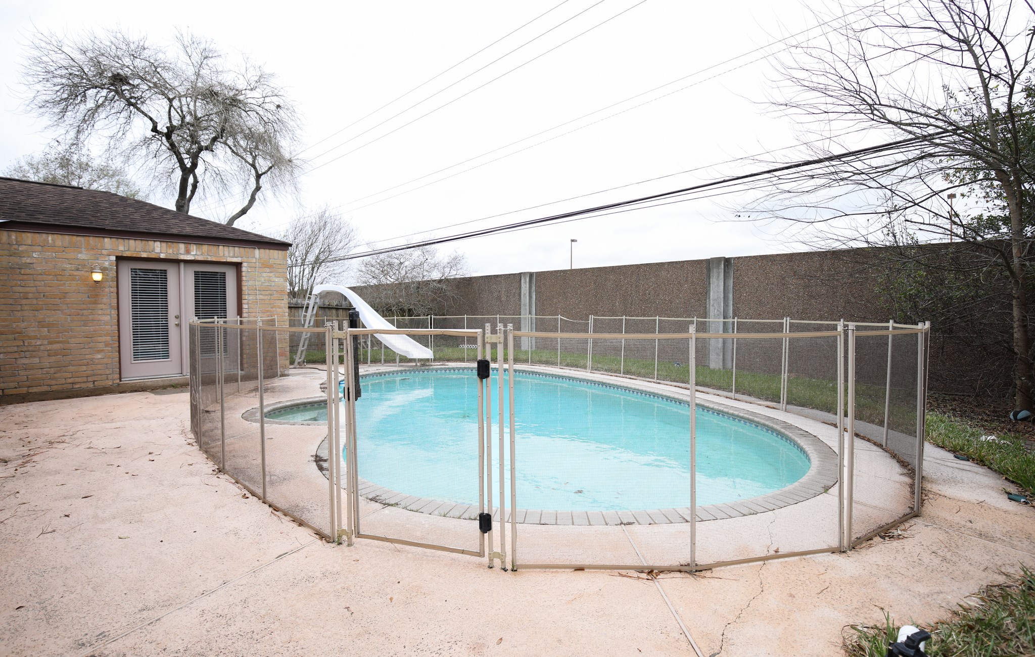 2330 Ridgemont Drive Property Photo 2