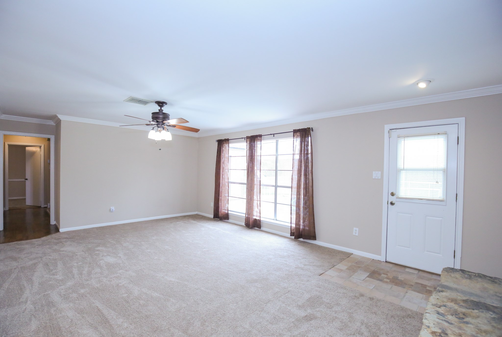 2330 Ridgemont Drive Property Photo 7