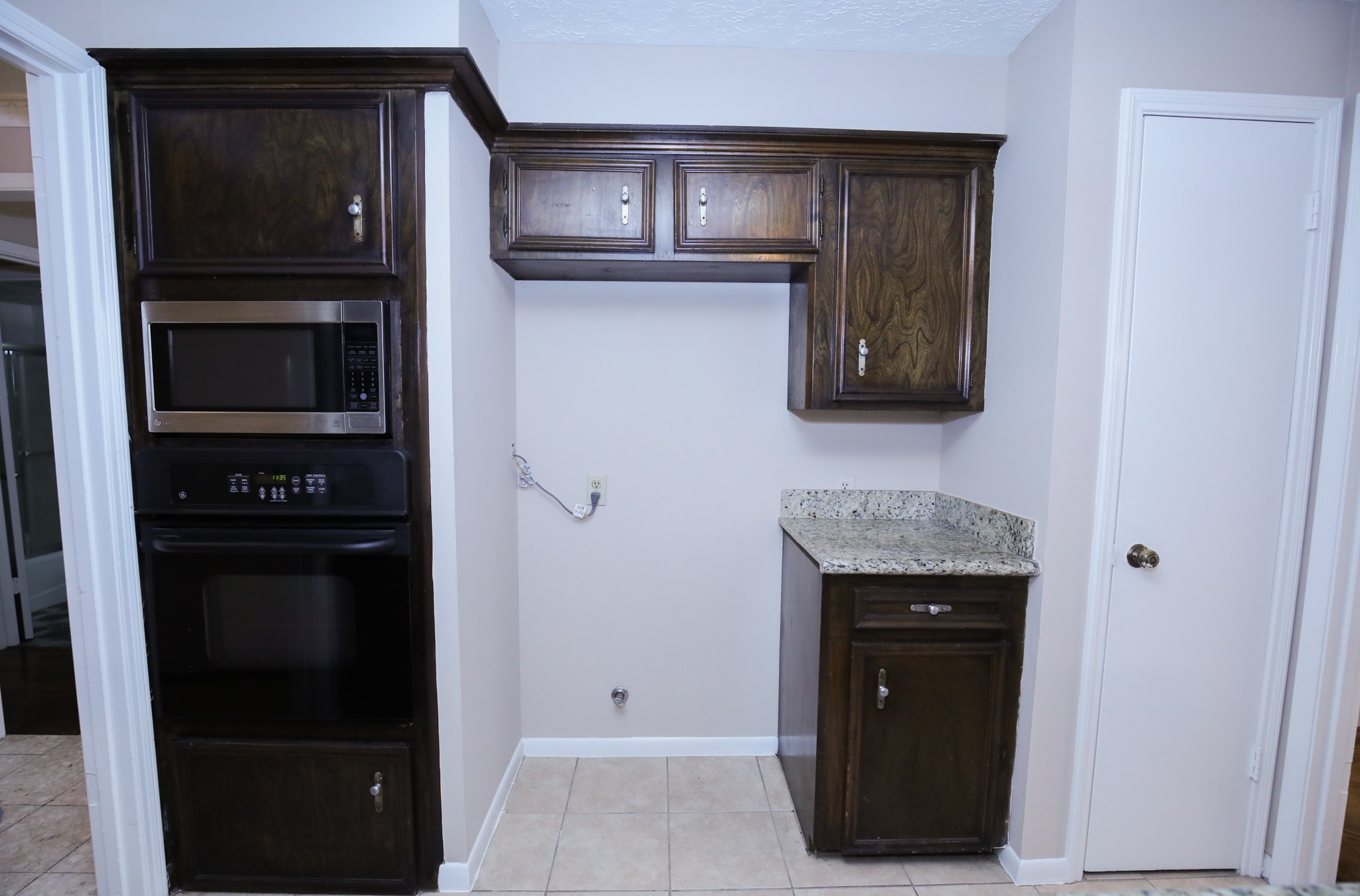 2330 Ridgemont Drive Property Photo 14