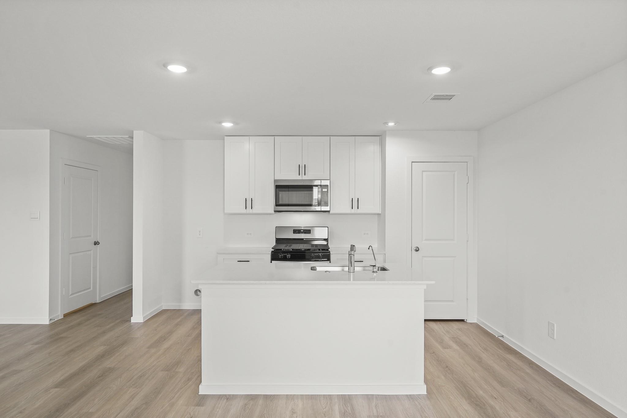 3028 Nori Shores Drive Property Photo 4