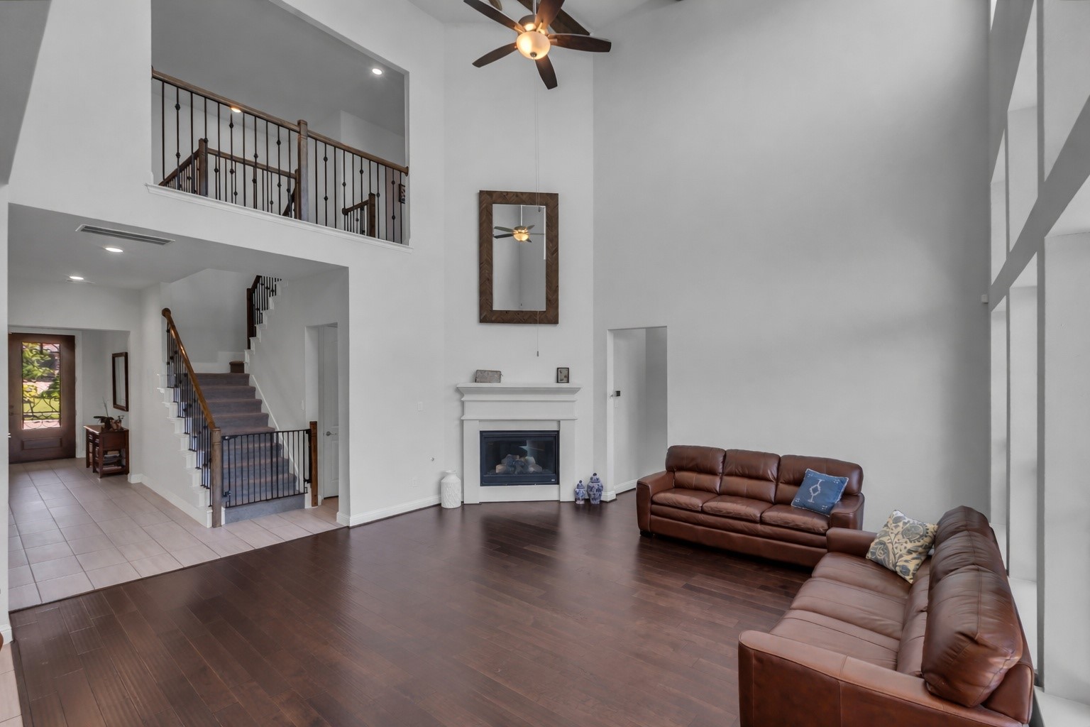 423 Round Top Street Property Photo 12