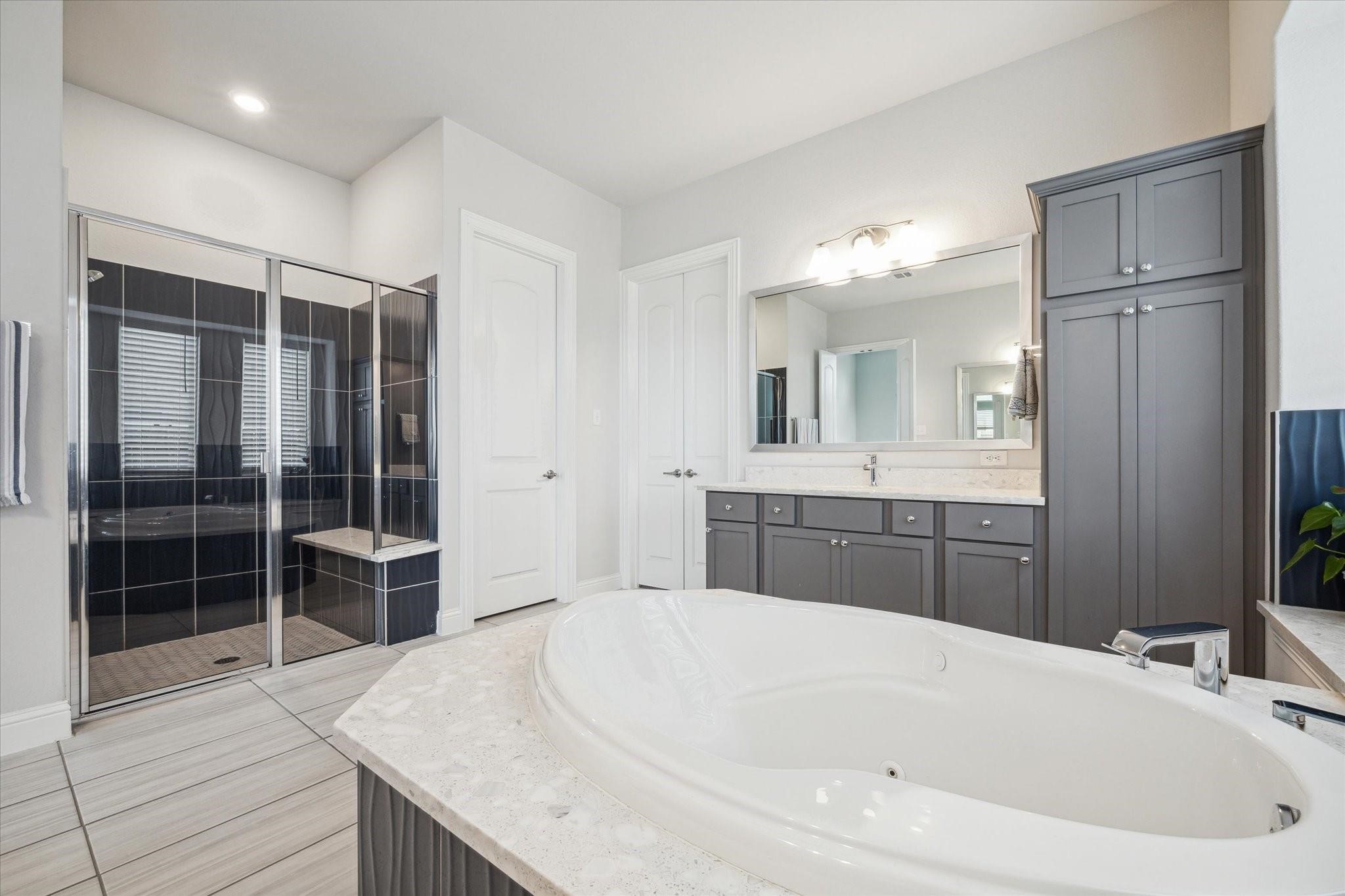 423 Round Top Street Property Photo 25