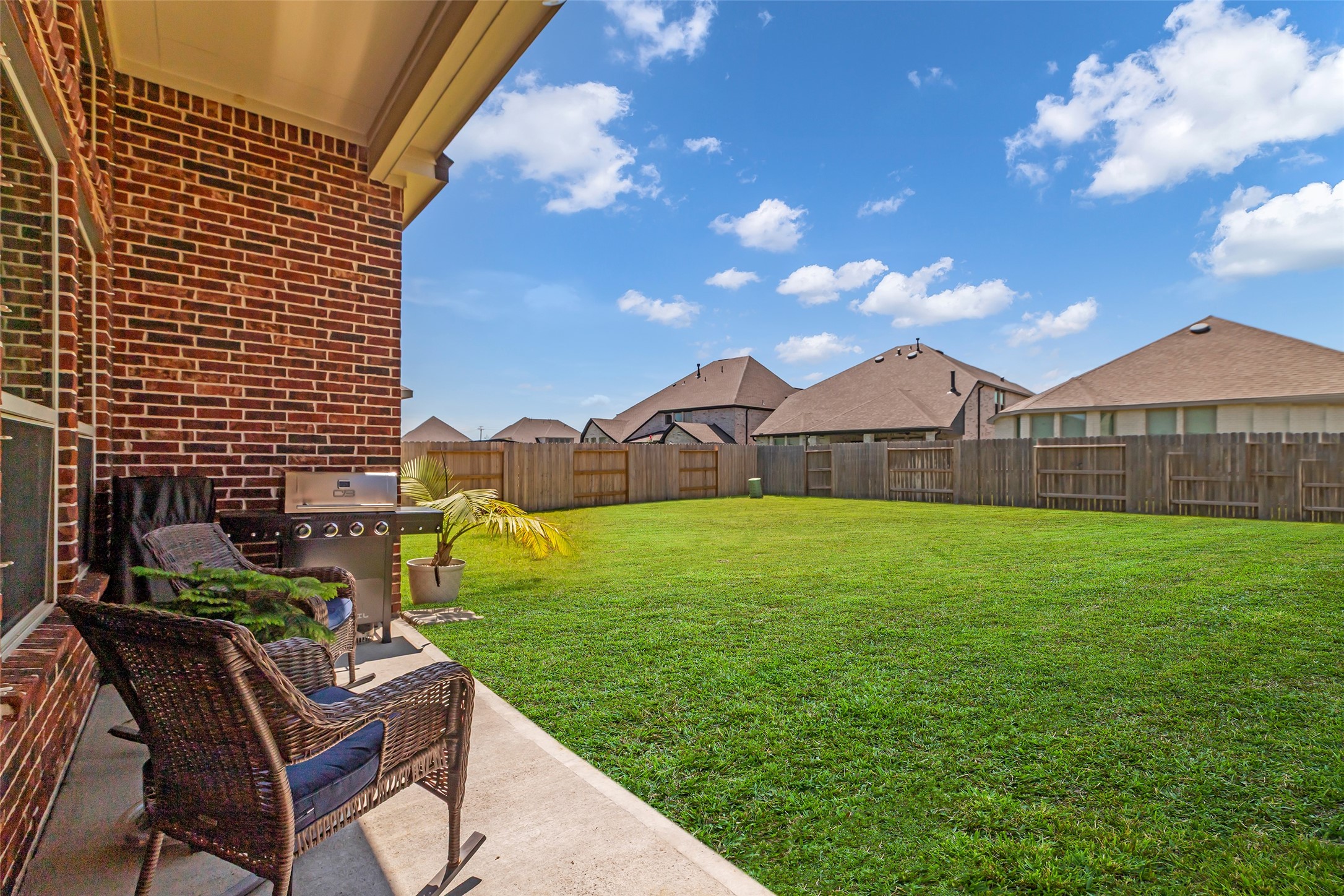 423 Round Top Street Property Photo 39