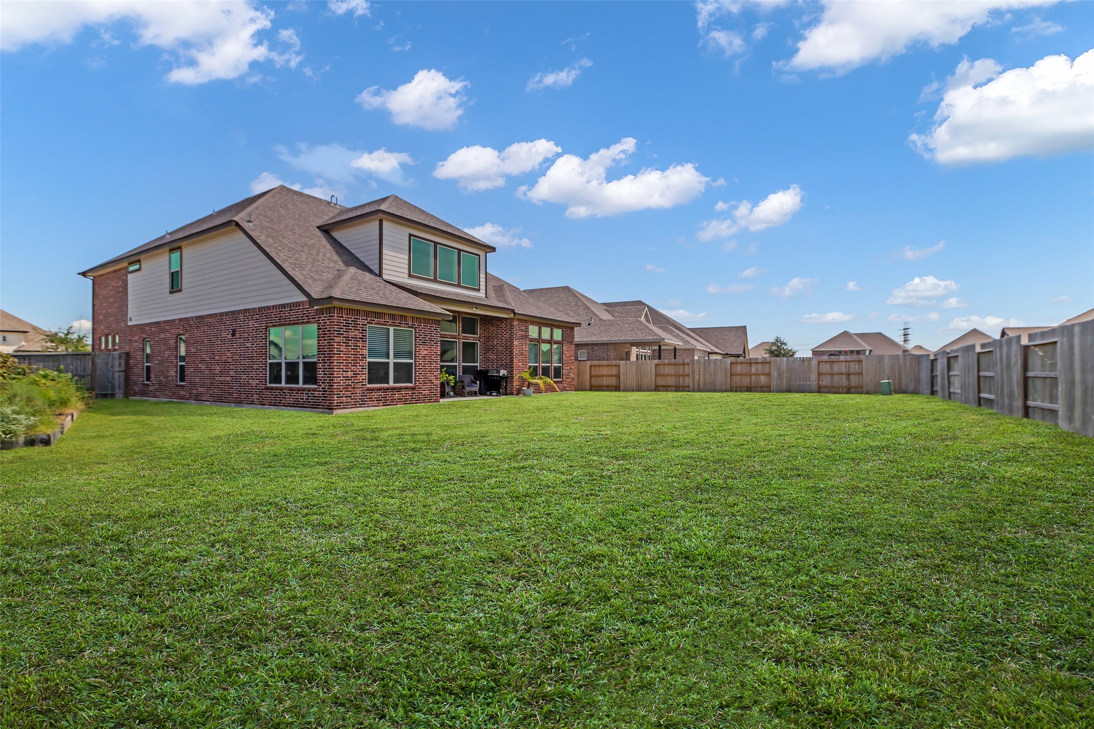 423 Round Top Street Property Photo 40