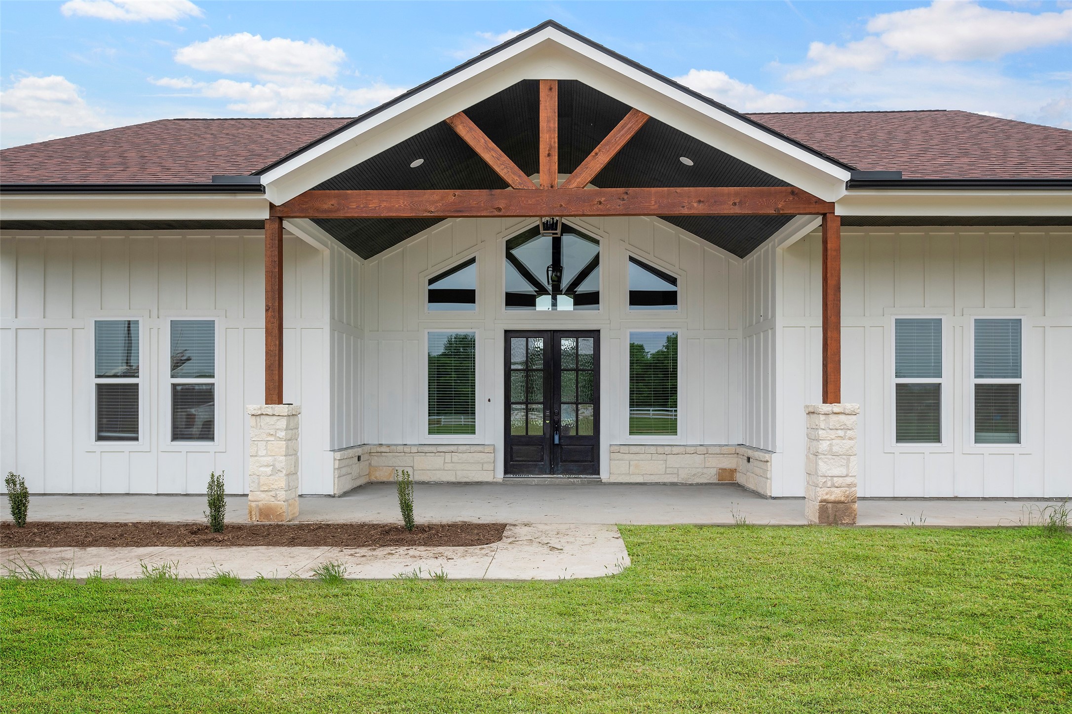 14833 Fm 1696 Road Property Photo