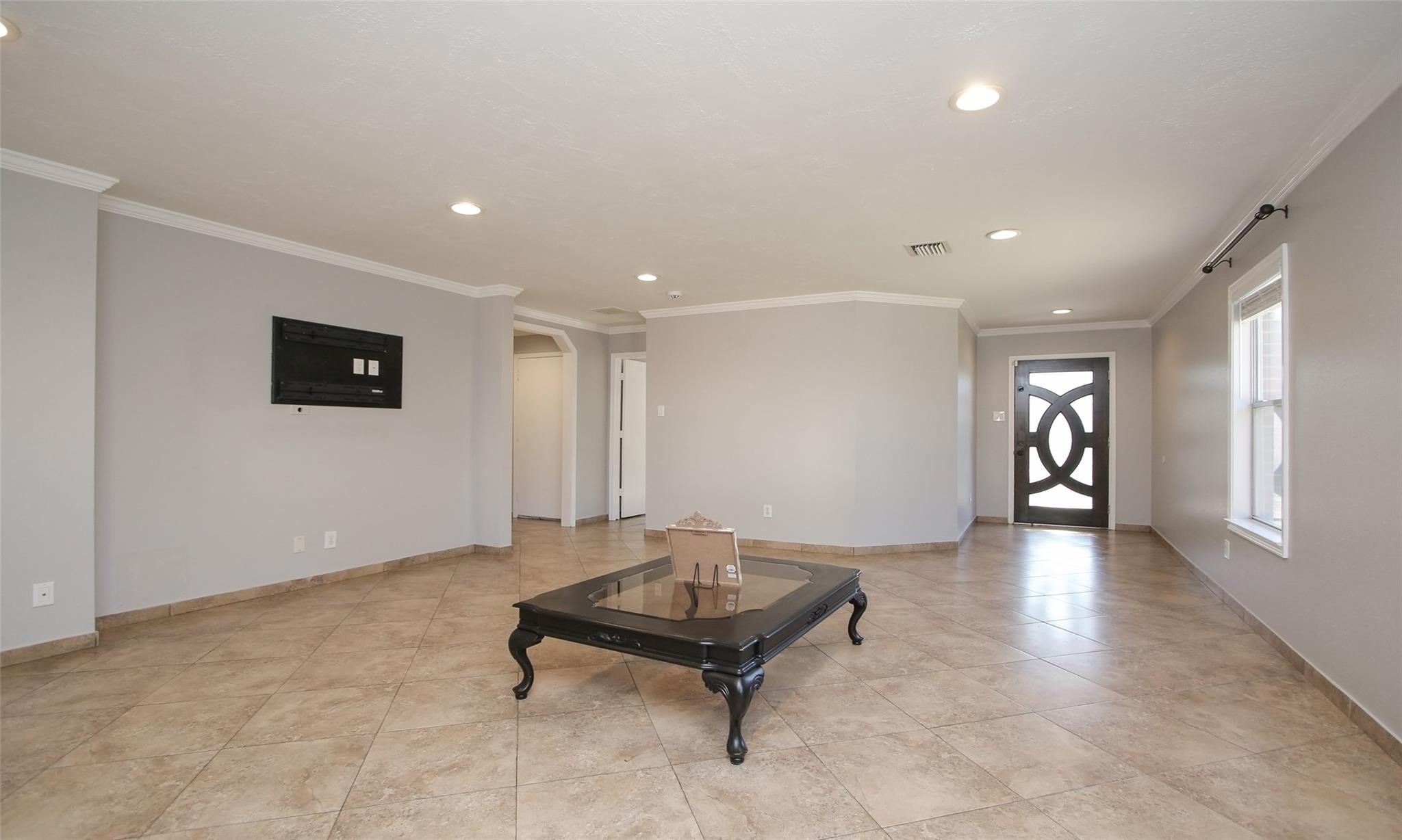 2014 Grand Park Drive Property Photo 2