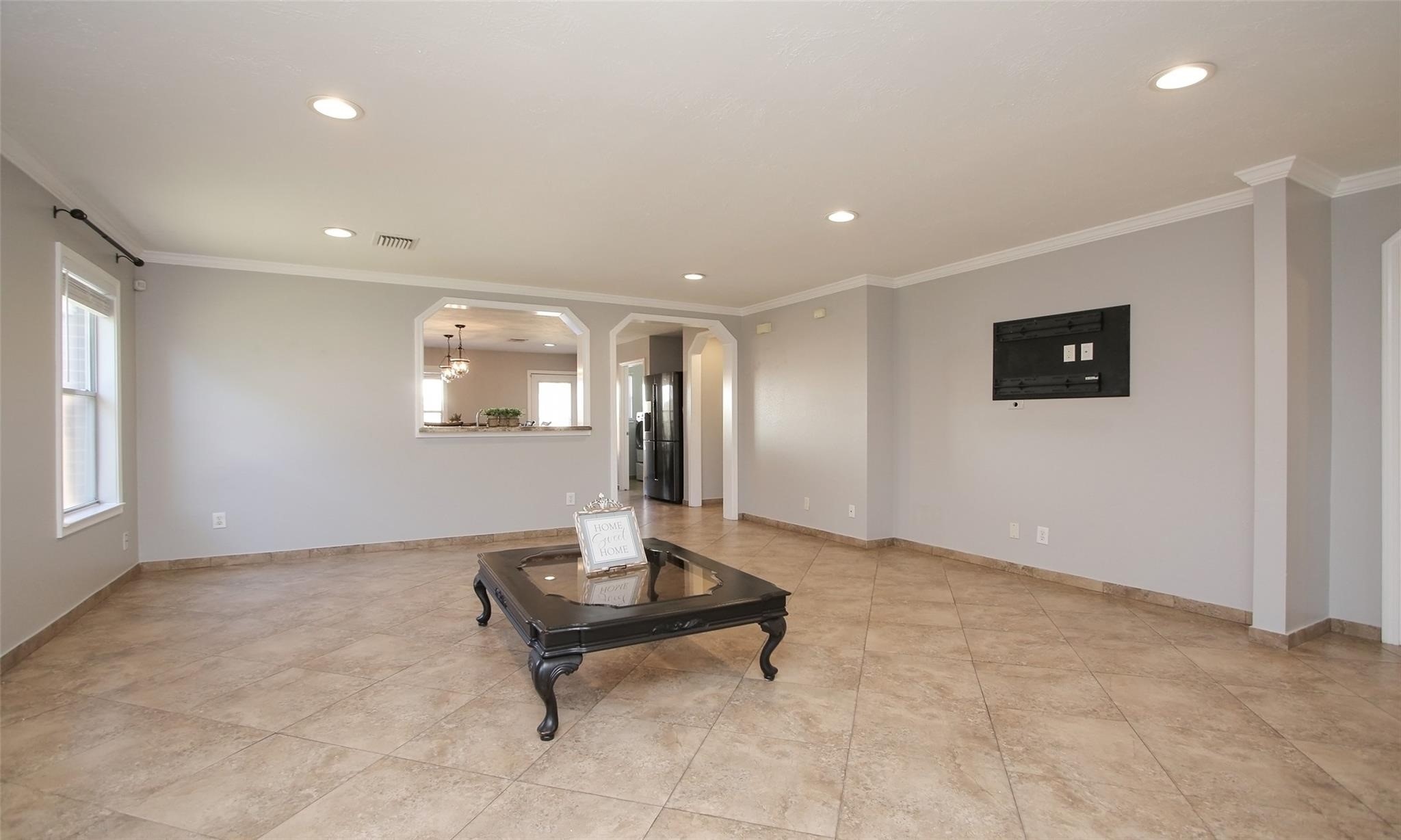 2014 Grand Park Drive Property Photo 3