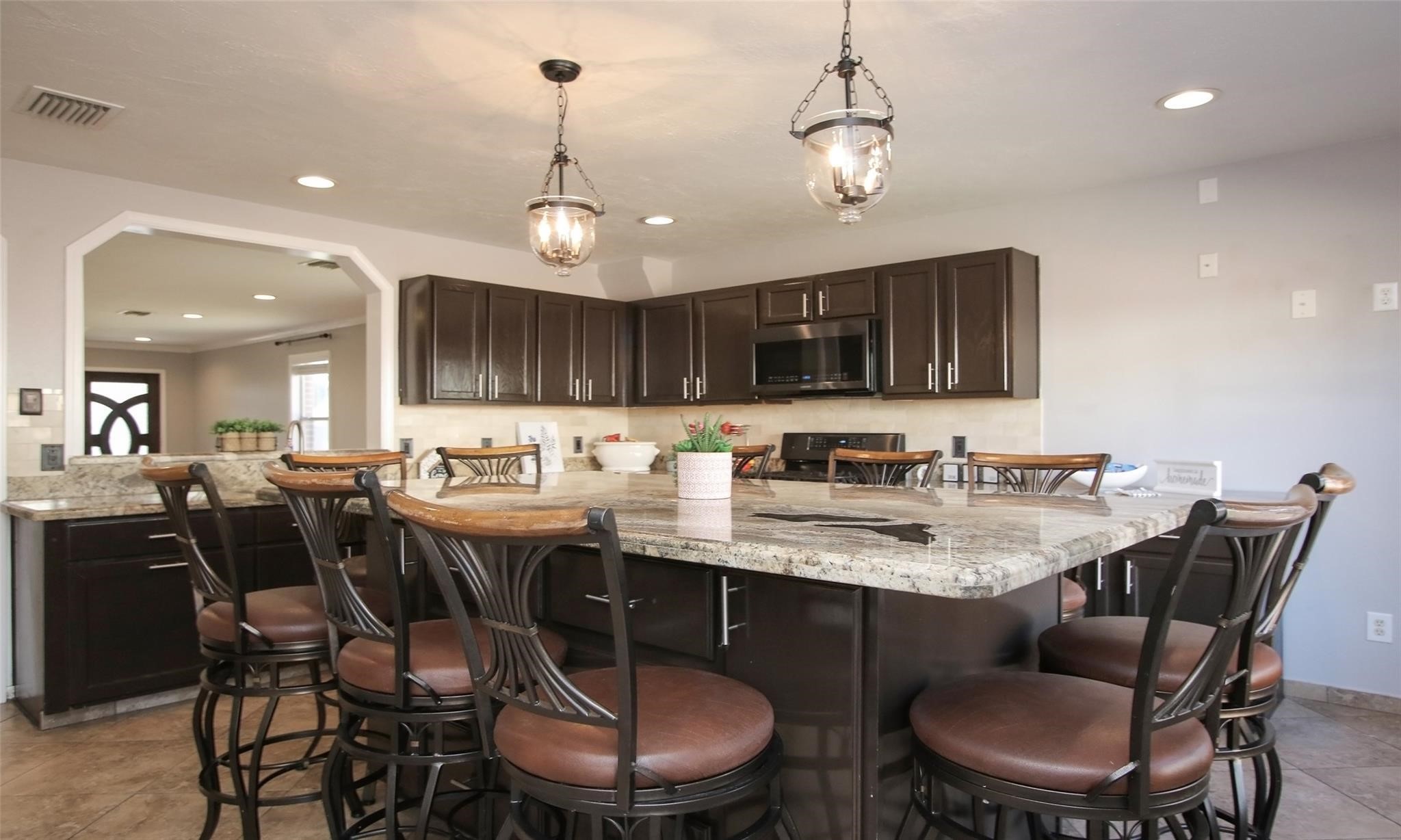 2014 Grand Park Drive Property Photo 4