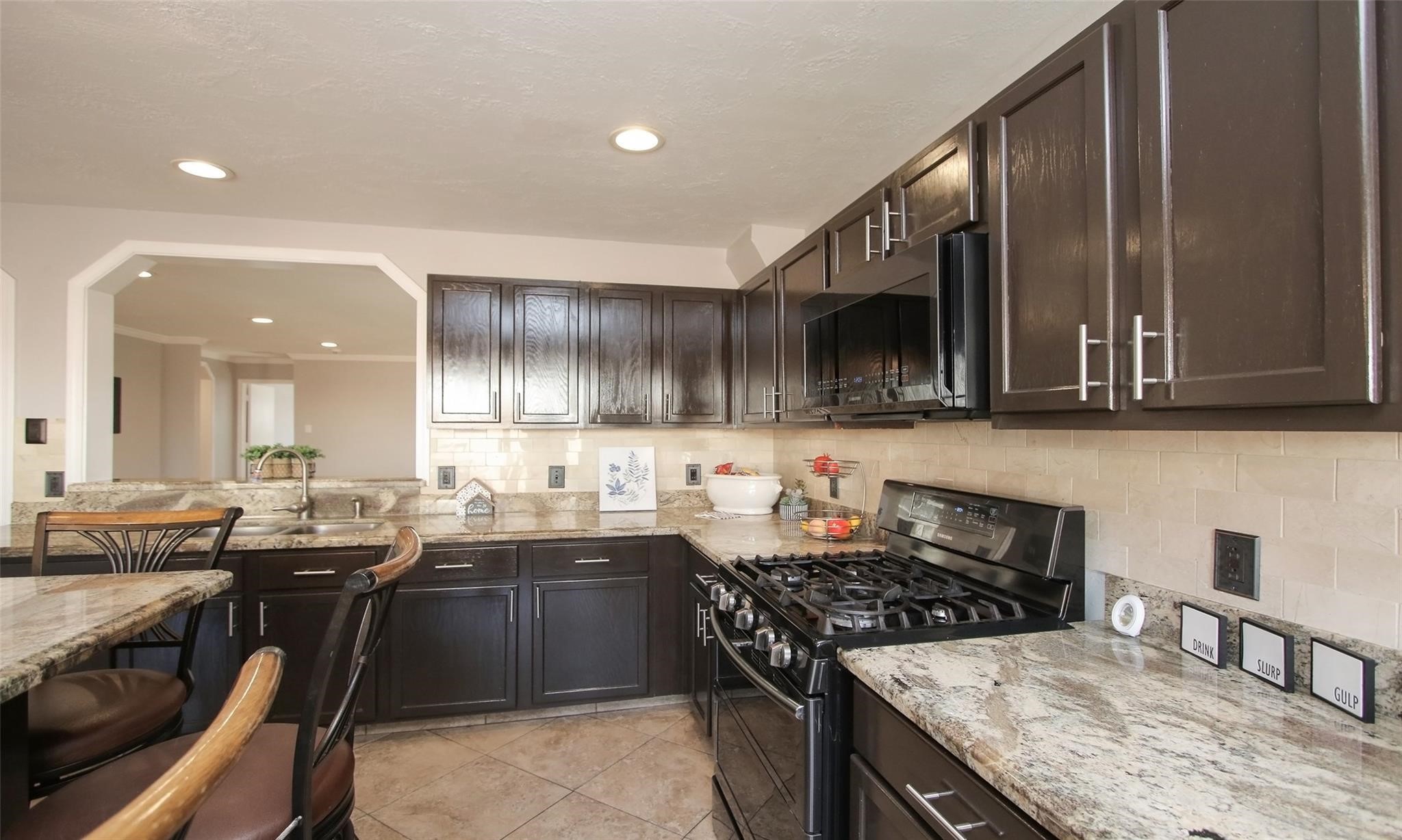2014 Grand Park Drive Property Photo 5
