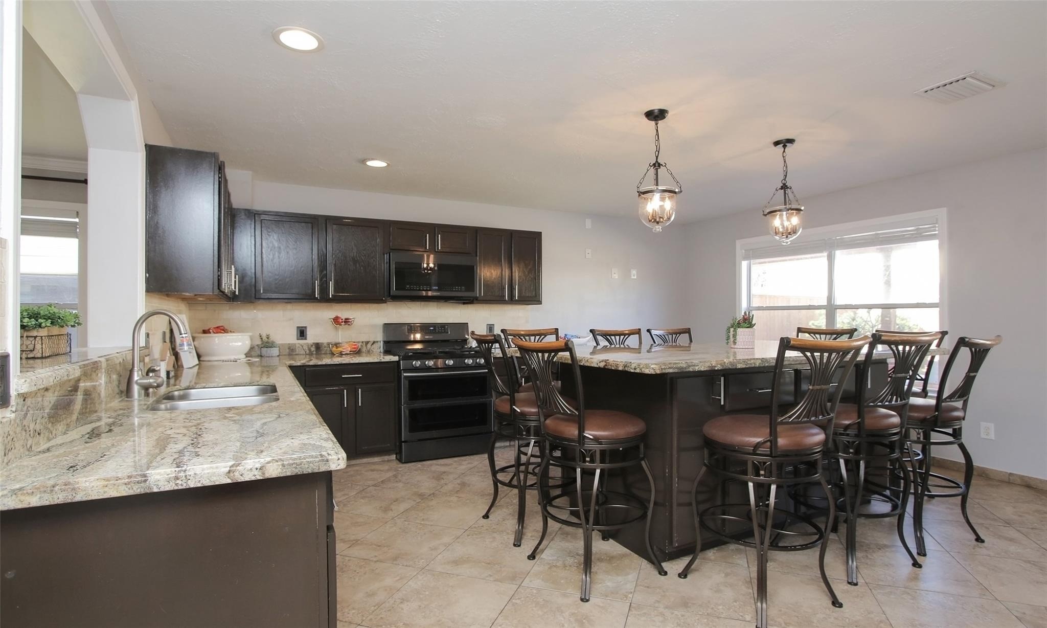 2014 Grand Park Drive Property Photo 6