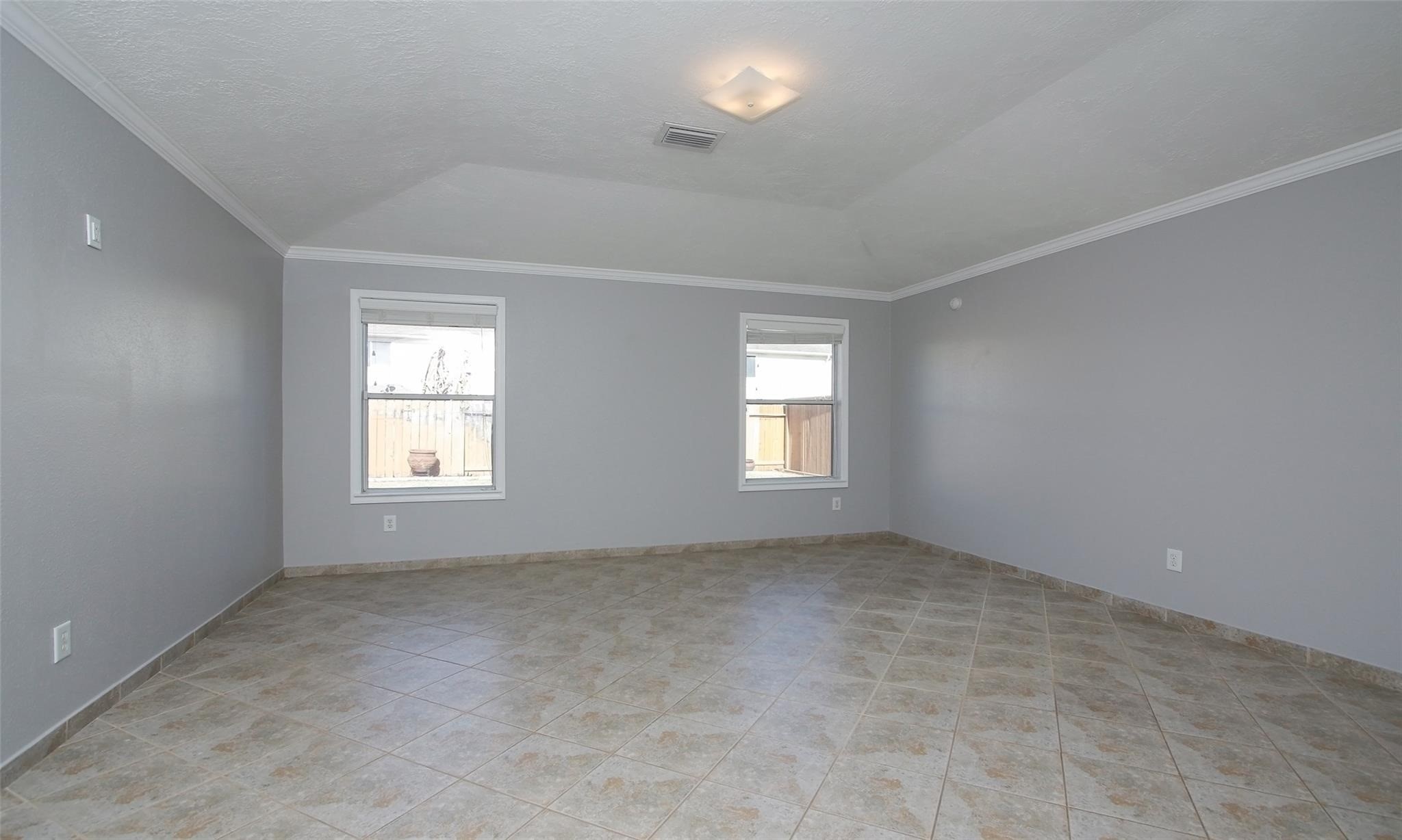 2014 Grand Park Drive Property Photo 7
