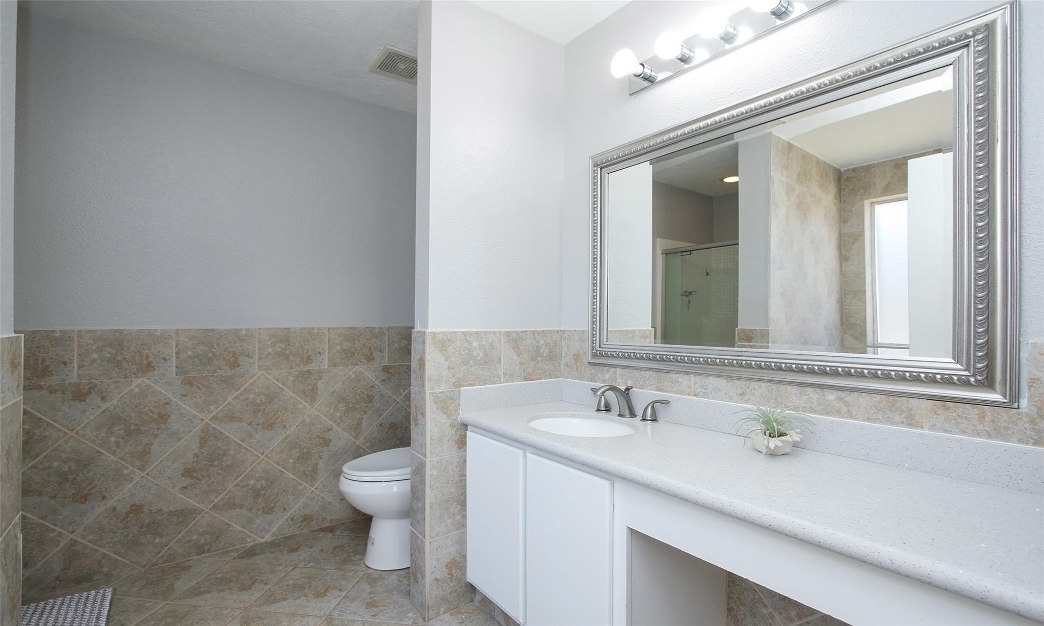 2014 Grand Park Drive Property Photo 8