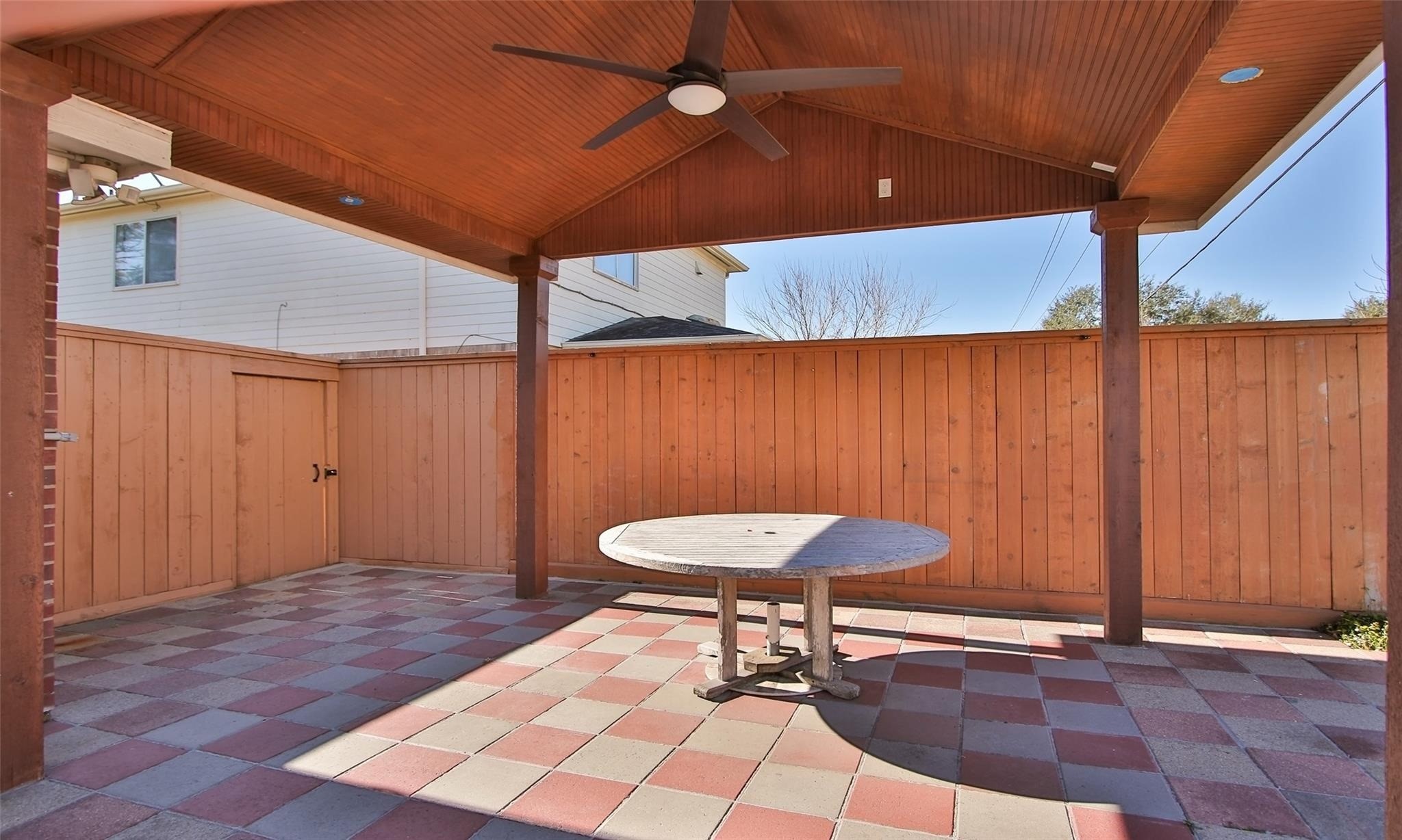 2014 Grand Park Drive Property Photo 15