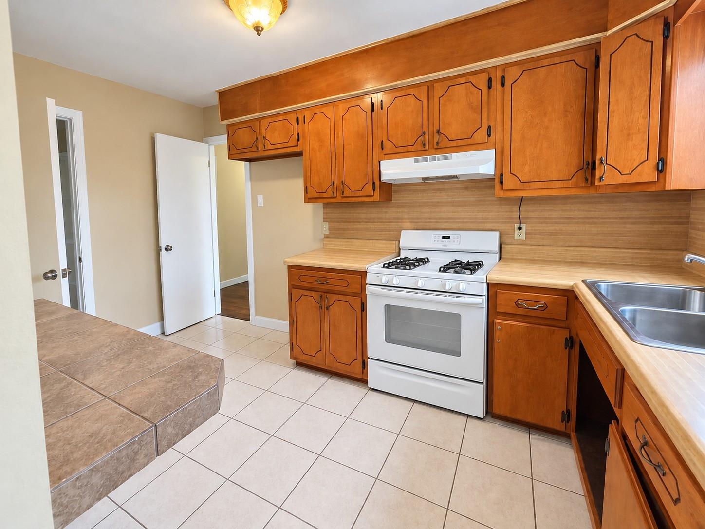 1203 Maroby Street Property Photo 6