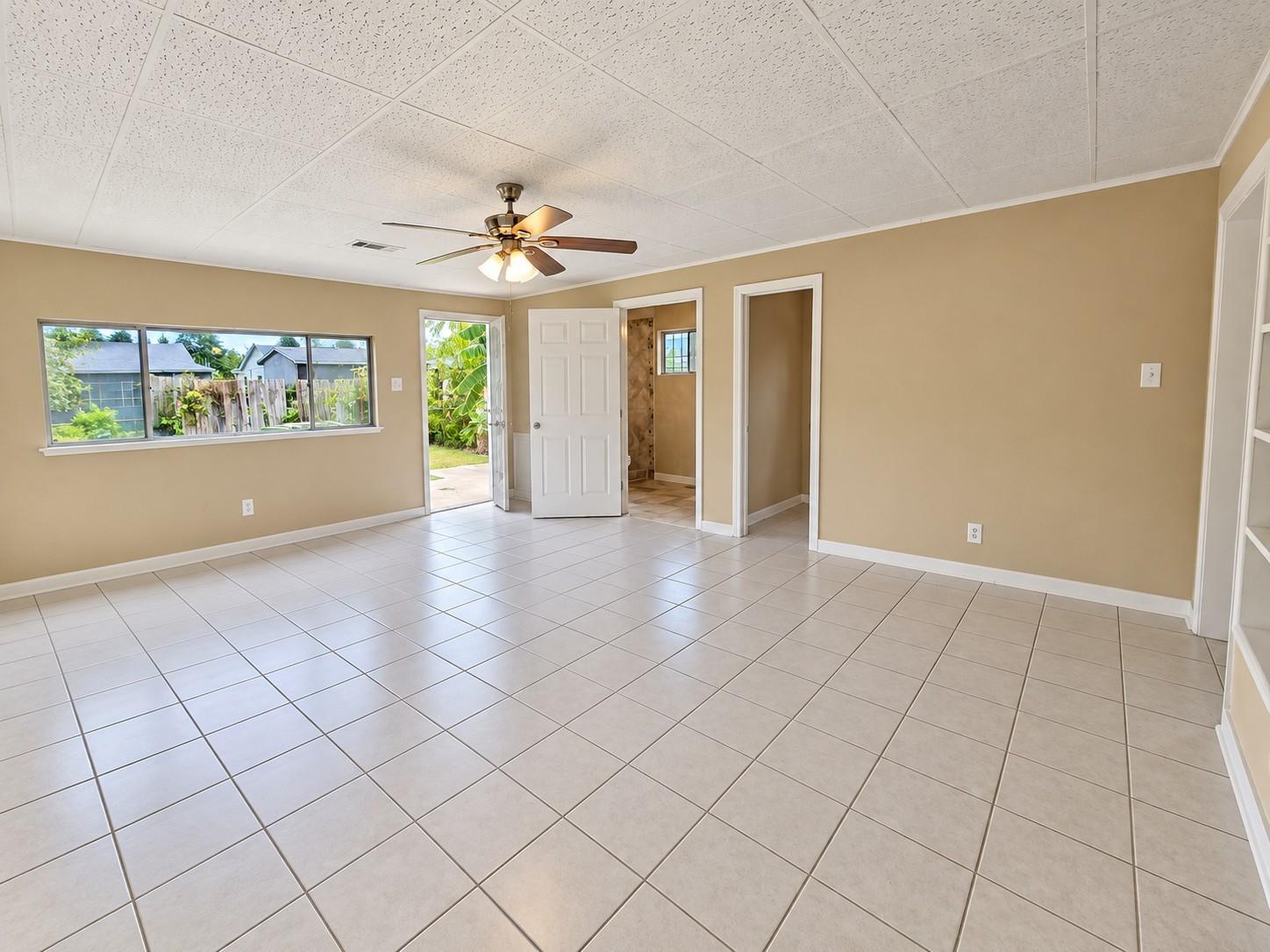 1203 Maroby Street Property Photo 8