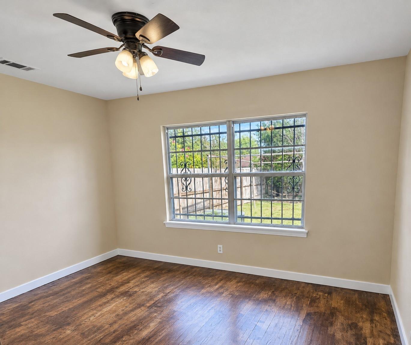 1203 Maroby Street Property Photo 10