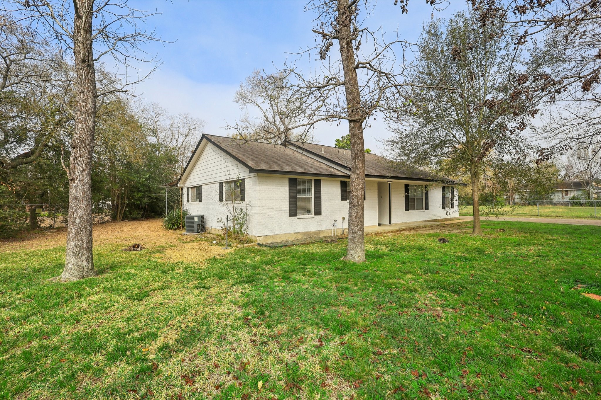 3919 Galway Lane Property Photo 4