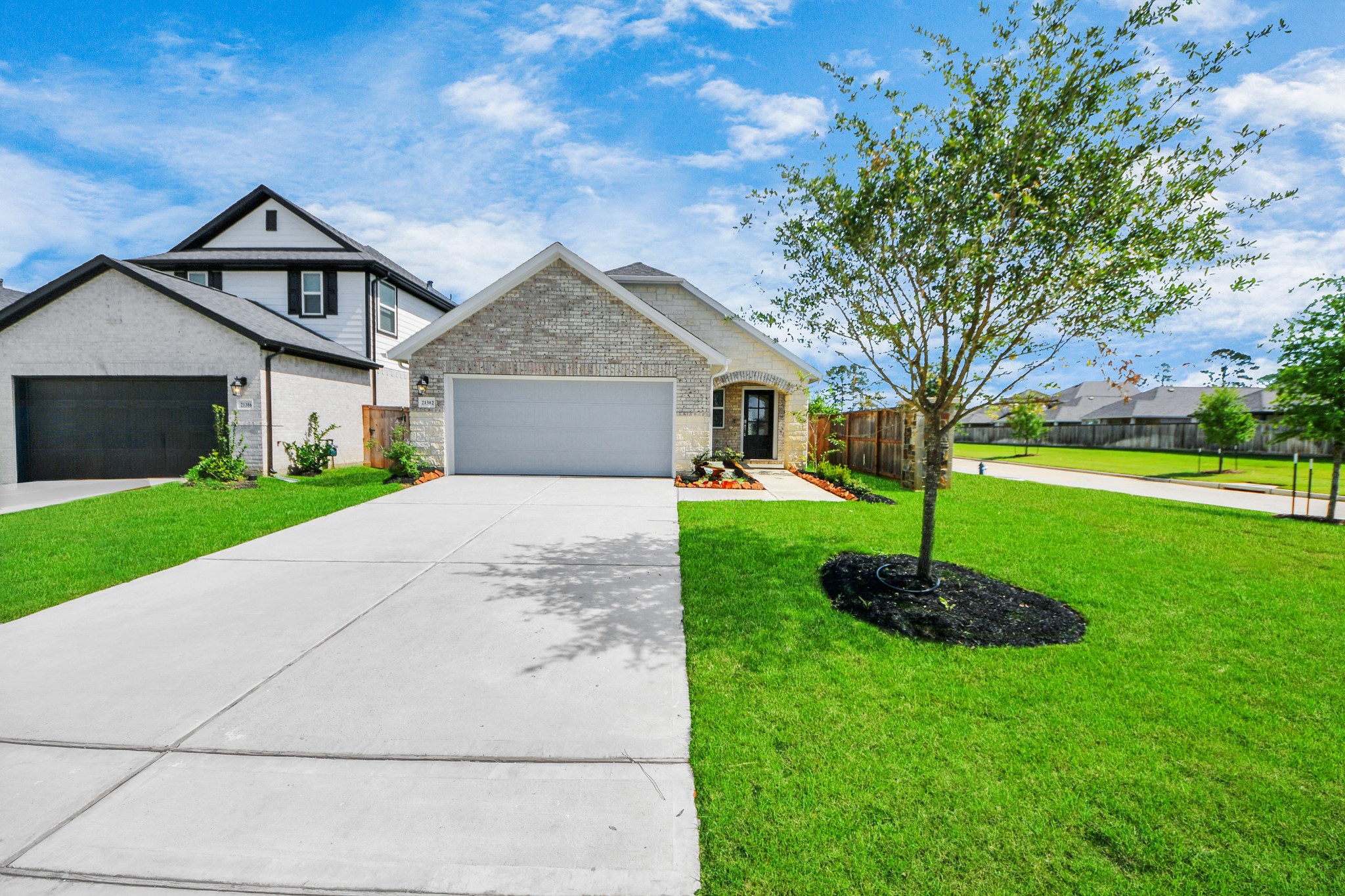 21302 Barcelona Heights Trail Property Photo 1