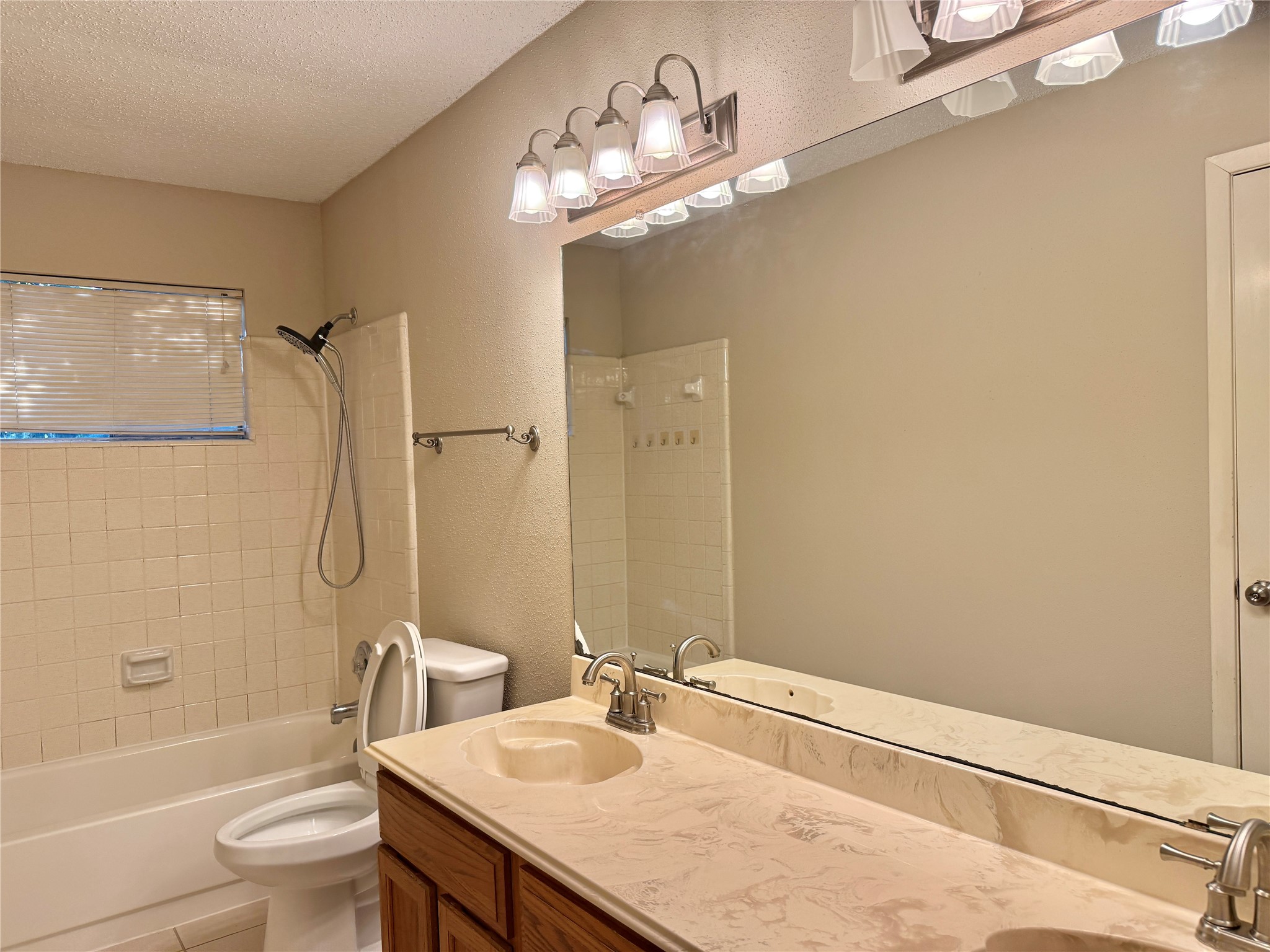 2923 Cottonfield Way Property Photo 10