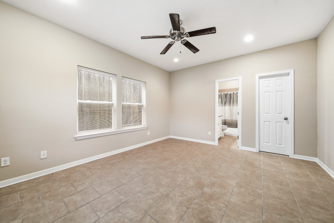 5303 Avenue J Property Photo 11