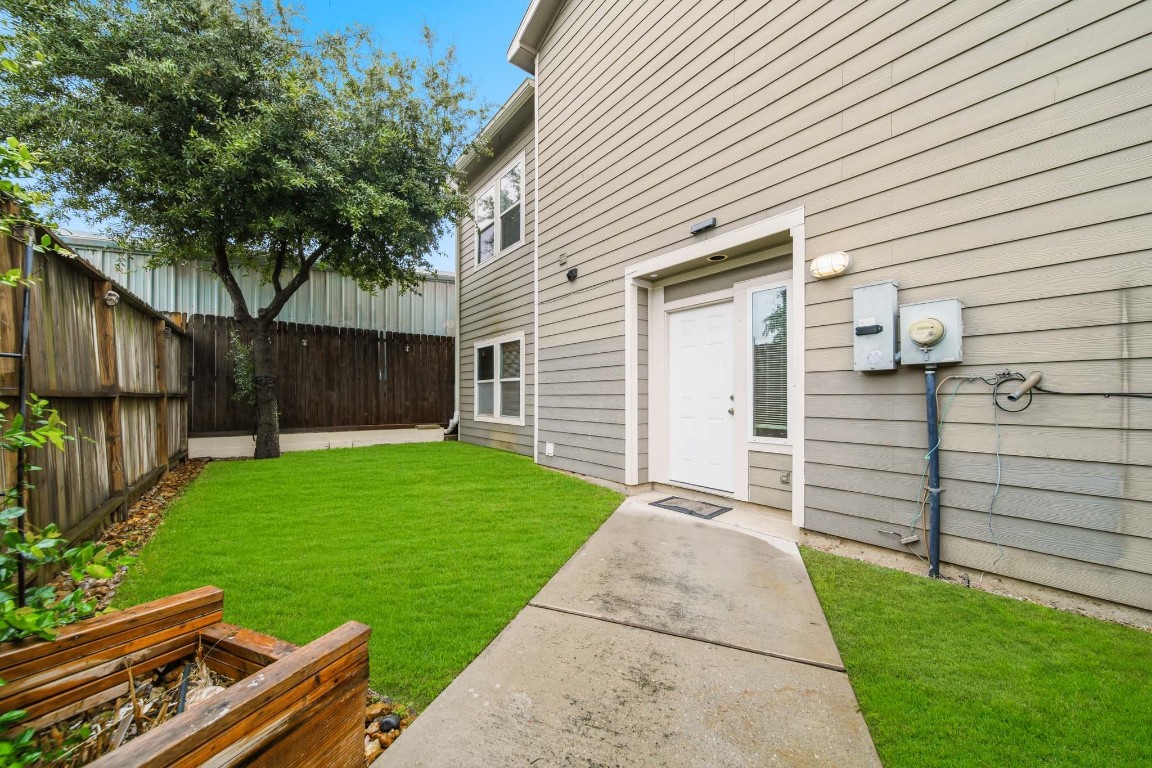 5303 Avenue J Property Photo 13
