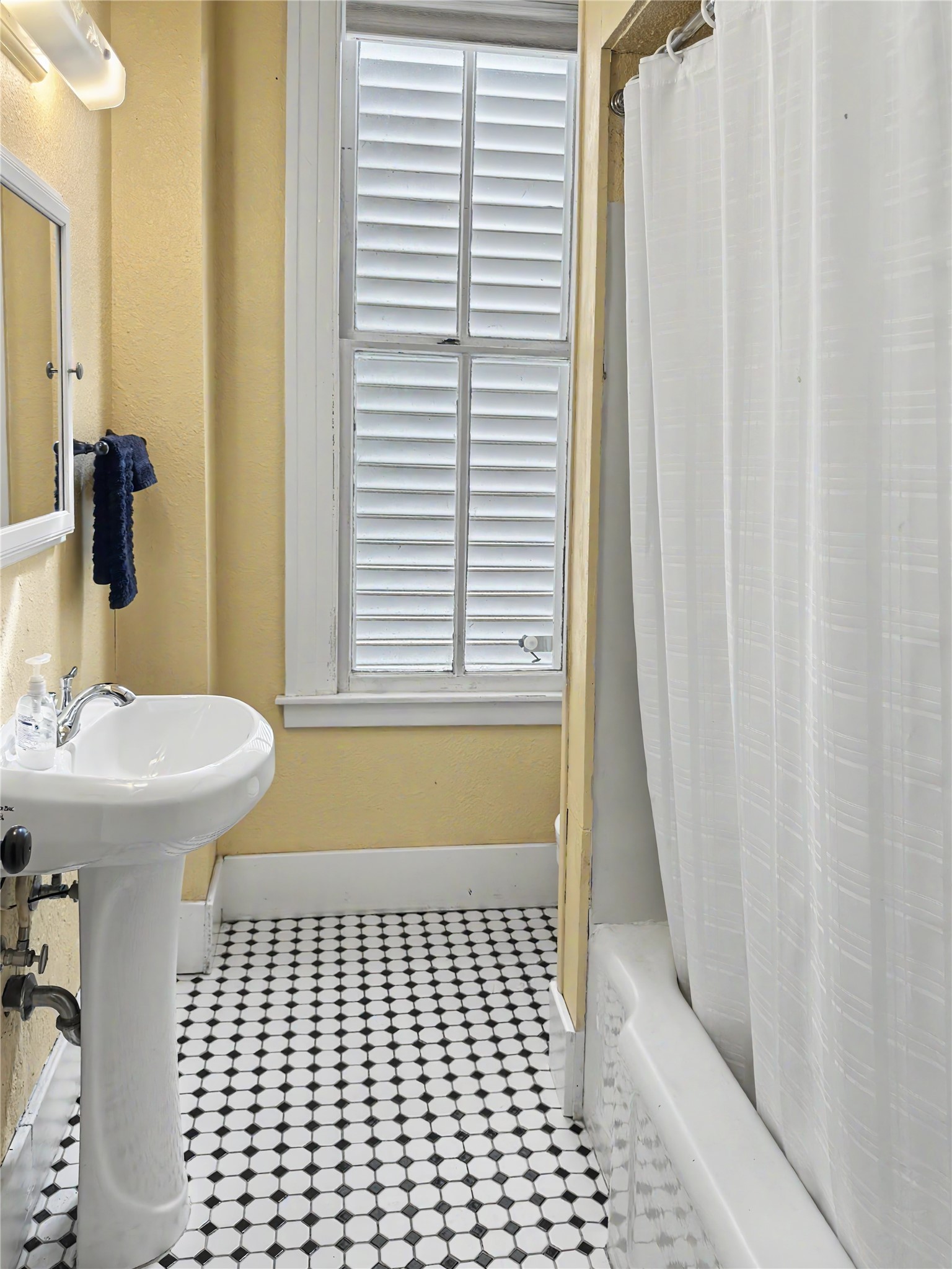 1820 Avenue O Property Photo 10
