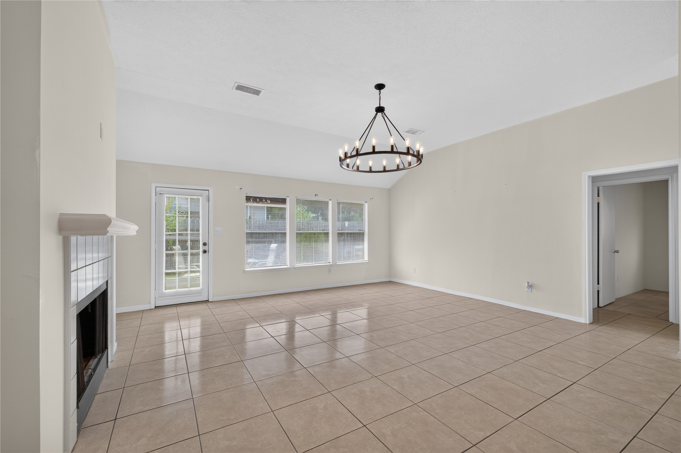 19635 Vernier Woods Lane Property Photo 11