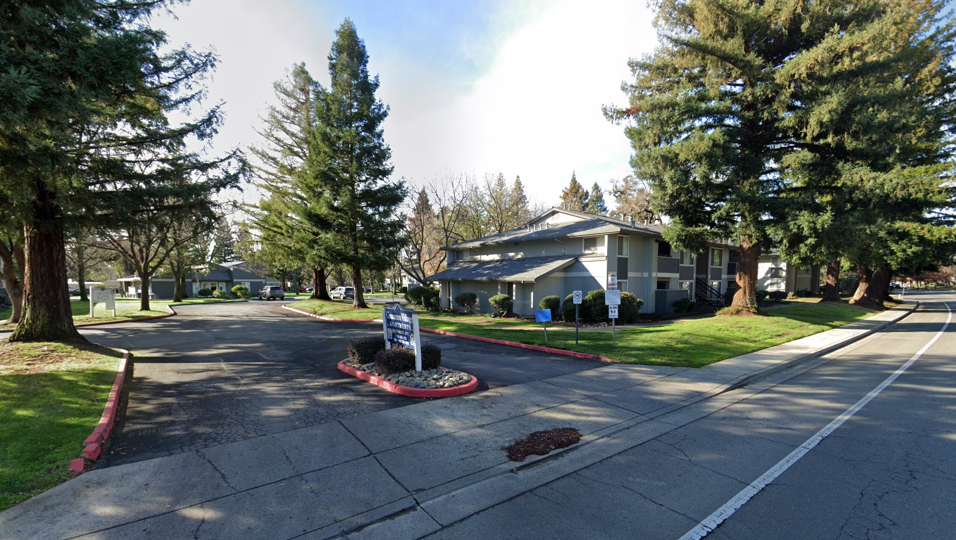 1650 Forest Ave Property Photo 2